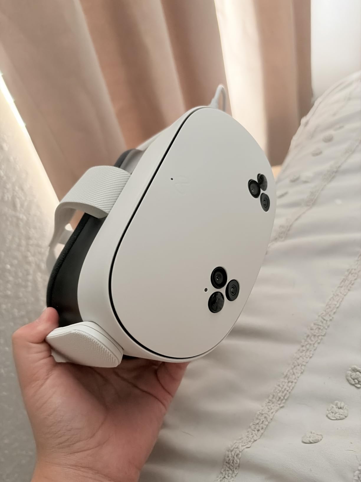 Meta Quest 3S 128GB - VR Headset - Thirty-Three Percent More Memory - Virtual Reality Without Wires - Access to 40+ Games with a 3-Month Trial of Meta Horizon+ Included (Renewed Premium) customer photo 1