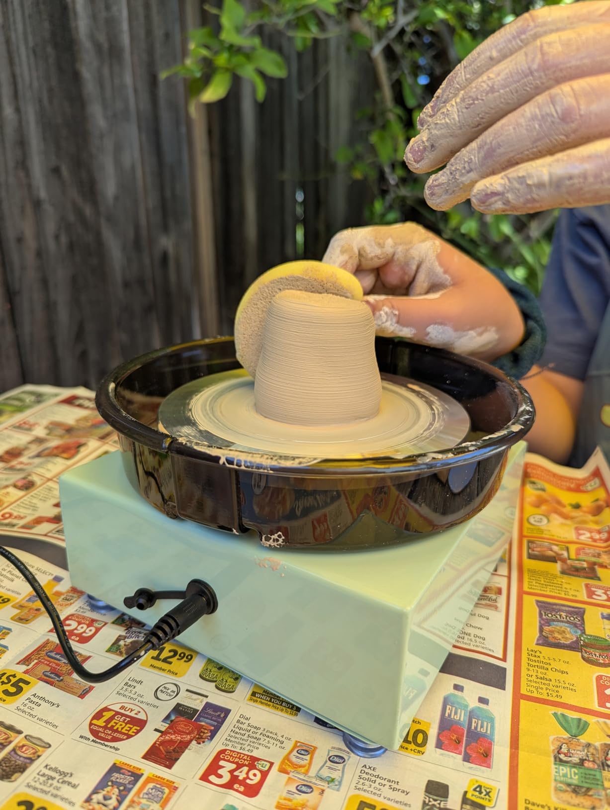Alldeer 11 inch Pottery Wheel for Adults, Professional Pottery Kit | 350W Electric Clay Wheel with Detachable Basin, 300RPM Foot Pedal Control, 19PCS Pottery Tools, for Beginners Kids customer photo 1
