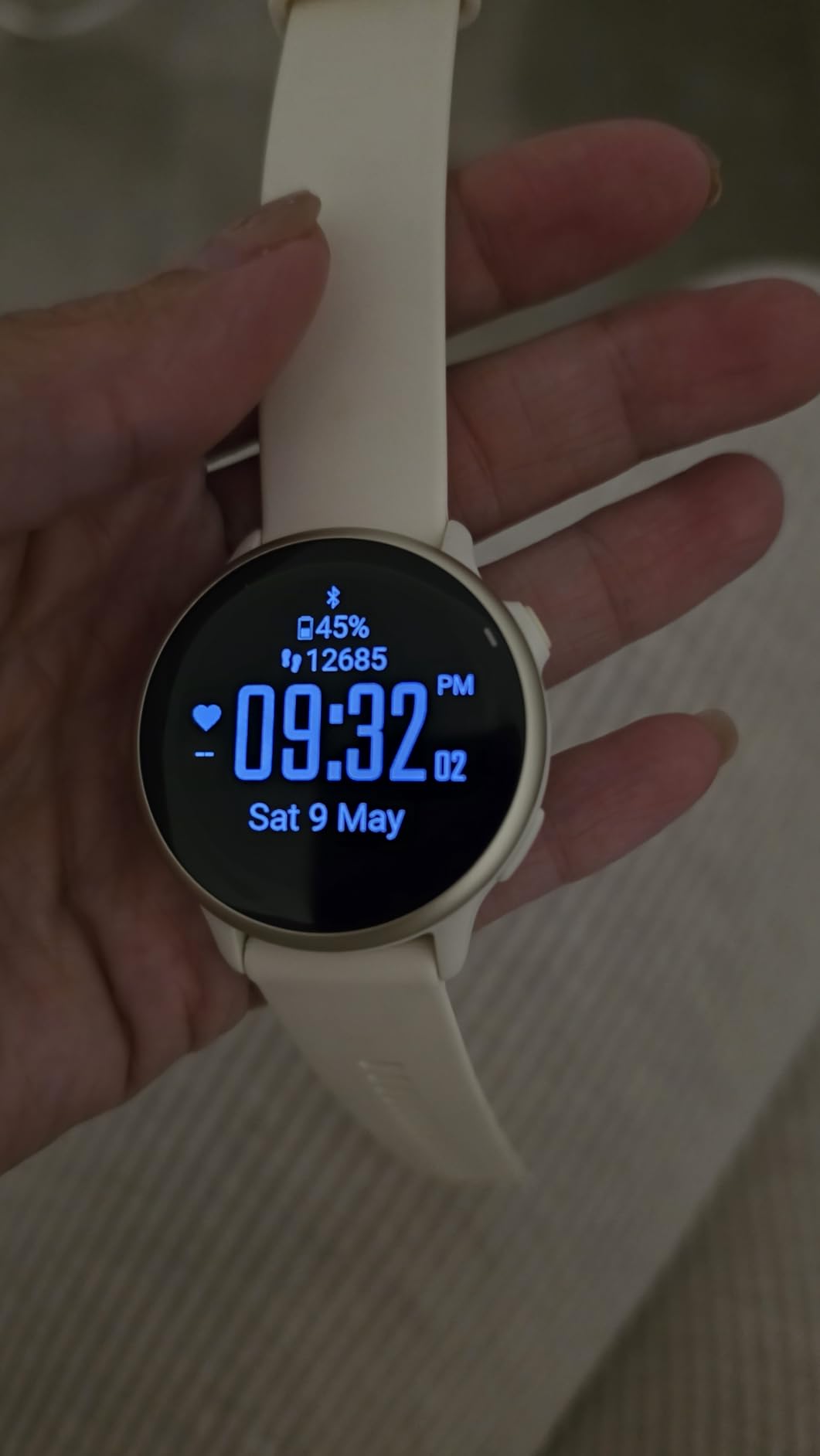Garmin vívoactive® 6, Health & Fitness GPS Smartwatch, 42mm, Bone customer photo 1