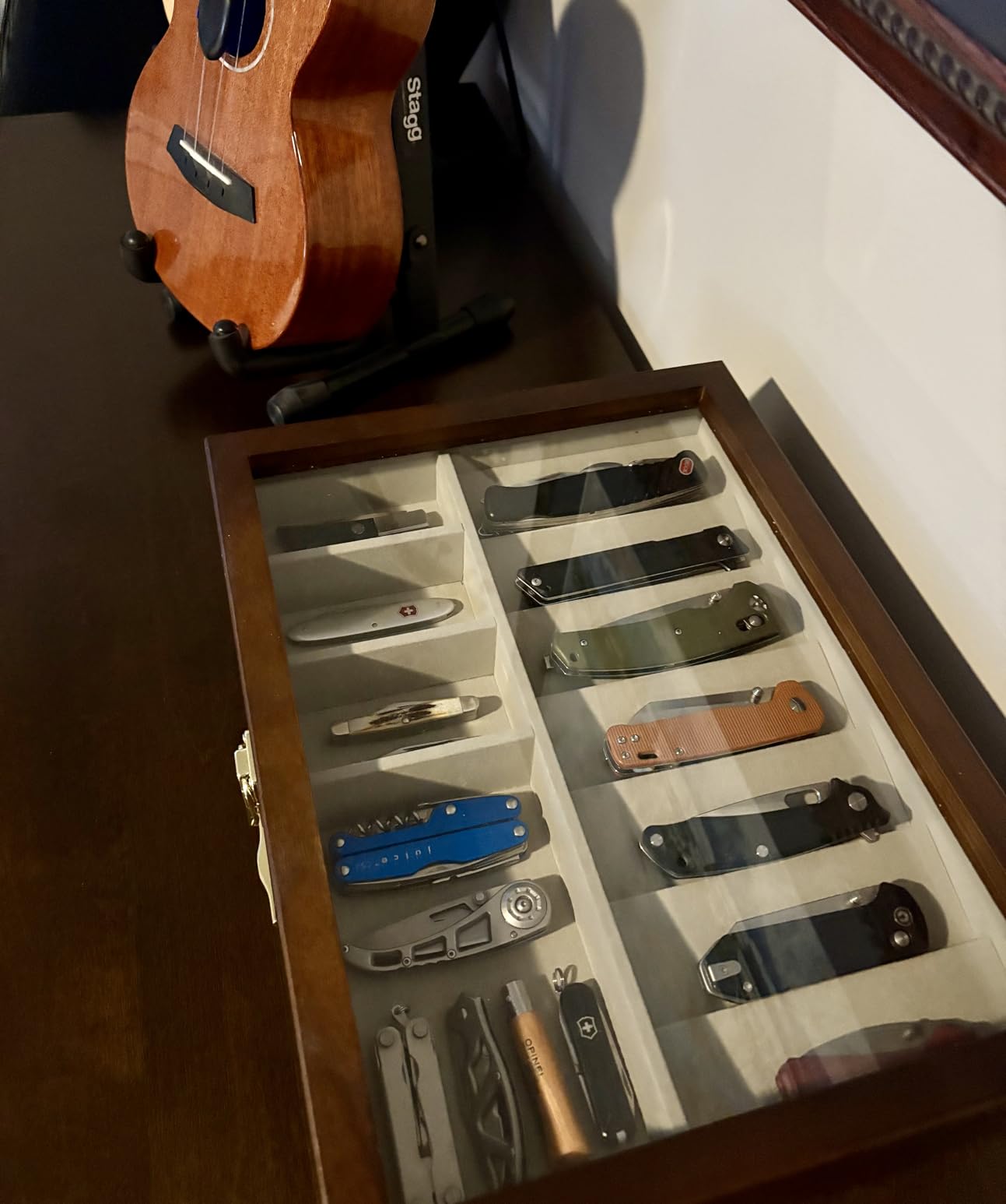 Emfogo Pocket Knife Display Case for Collection of 32-38 Folding Knives, Pocket Case with Real Glass Window Top, Three-Tier Knife Organizer Storage Box, Men's Gift (Walnut) customer photo 1