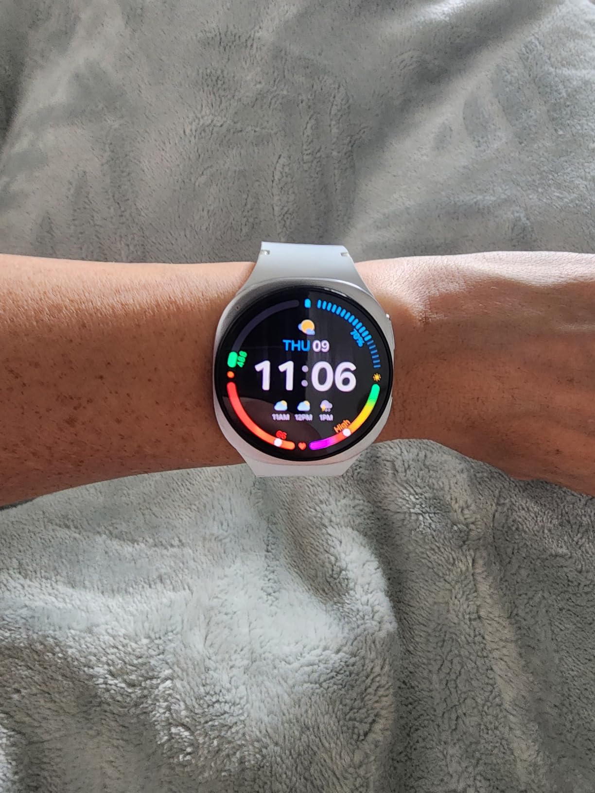Samsung Galaxy Watch 8 (2025), Graphite, 40mm, Bluetooth Smartwatch | Cushion Design, Fitness Tracker, Sleep Coaching, Running Coach, Energy Score, Heart Rate Tracking customer photo 1
