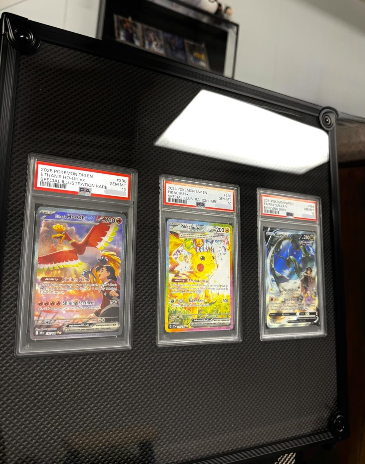 Graded Card Storage Box for PSA with TSA Lock, Aluminum Alloy Trading Card Case with Display Window, Slab Case with 8 Removable Dividers for CGS, BGS, Top Loaders and Sports Cards (Black) customer photo 1