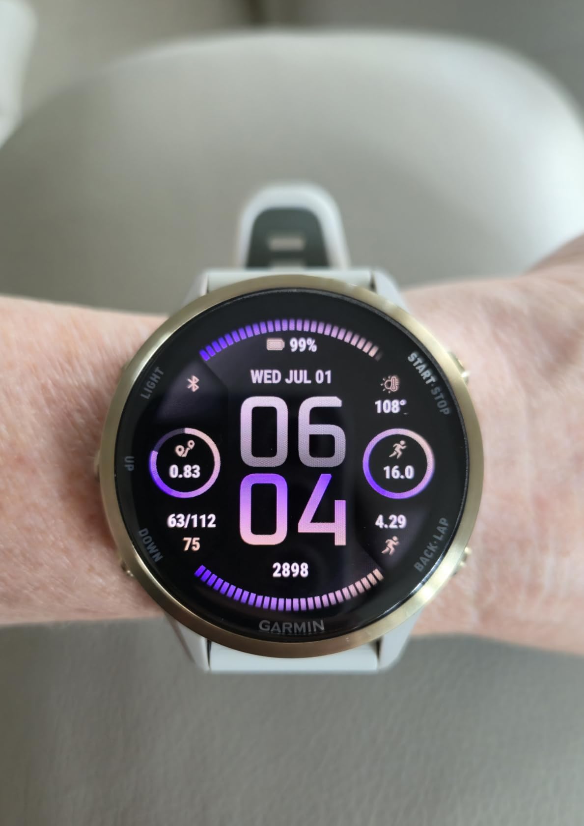 Garmin Forerunner® 970, 47mm, Carbon Gray DLC Titanium, Black/Whitestone customer photo 2