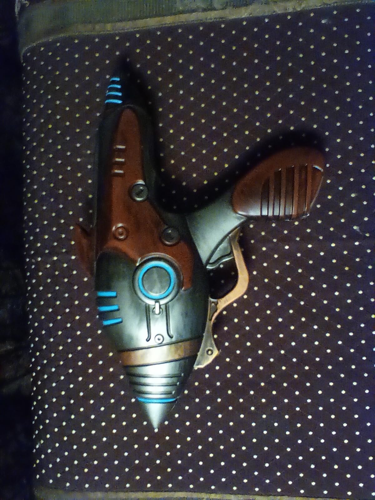 Hub's Alien Blaster Replica Foam Gun - Sci-Fi Retro Ray Gun Toy for Cosplay, Halloween, Display & Collectors - 13