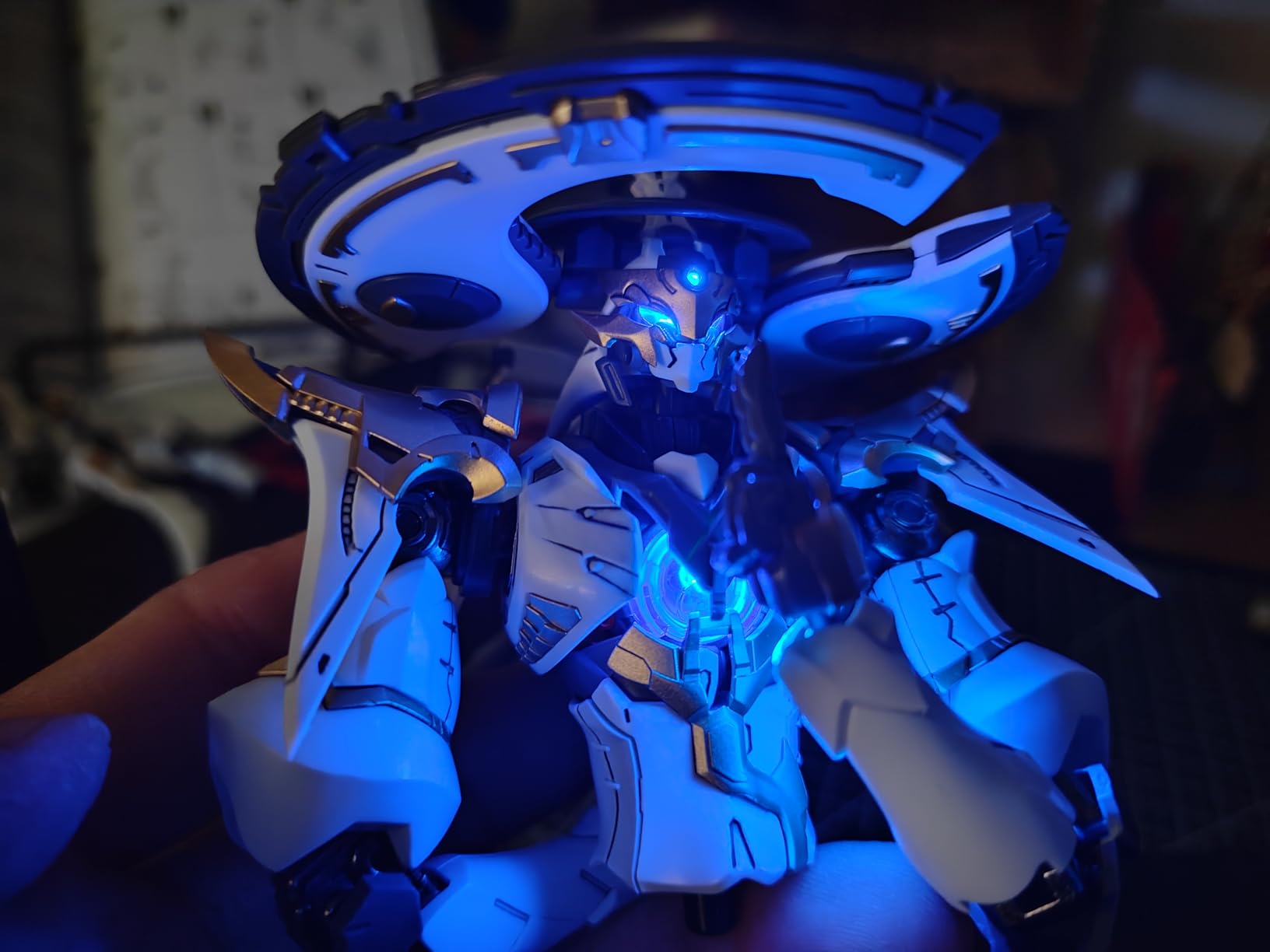 LBASE Wireless LED Light Kit with Acrylic Display Case | Wireless LED Light, Interlocking Display Base and Acrylic Dust Proof Cover for 1/144 RG HG SD MGSD Gundam & Model Figures customer photo 1