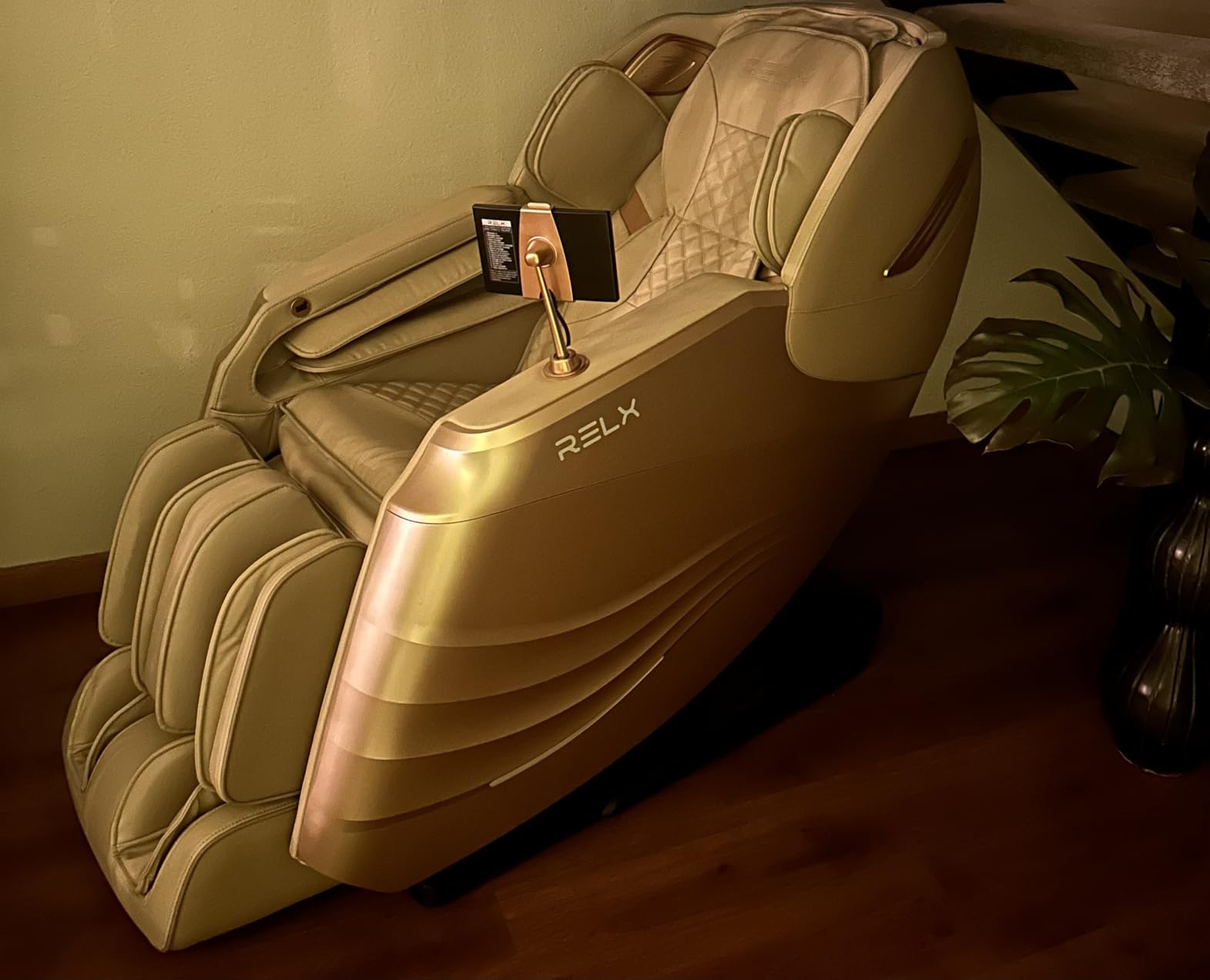 RELX Massage Chair Full Body, 20 Modes Zero Gravity SL-Track Shiatsu Massage Chair Built-in Heat System, Airbag Massage with Body Scan, Deep Yoga Stretch, Calfrest Extension and AI Control(Black) customer photo 2
