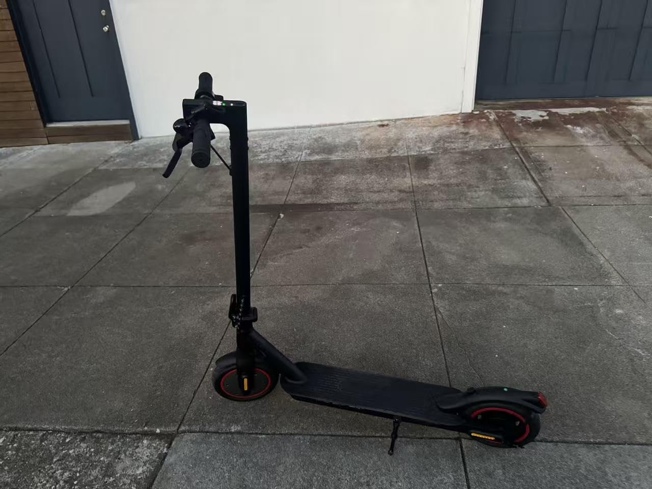 Electric Scooters - Electric Scooter Adults, 1200W/1000W/500W Motor, 10''/8.5'' Tires, 28/25/23/21Miles, APP Control E Scooter for Teens customer photo 1