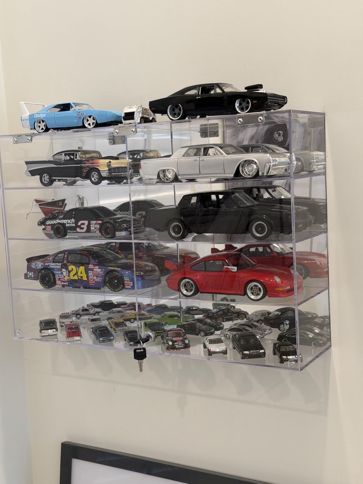 1: 18 Scale Diecast Display Case Clear Acrylic Toy Model Cars Cabinet Wall Mounted Storage Showcase, Lockable with Mirror Back (23.62 x 15.75 x 6.1 Inch) customer photo 1