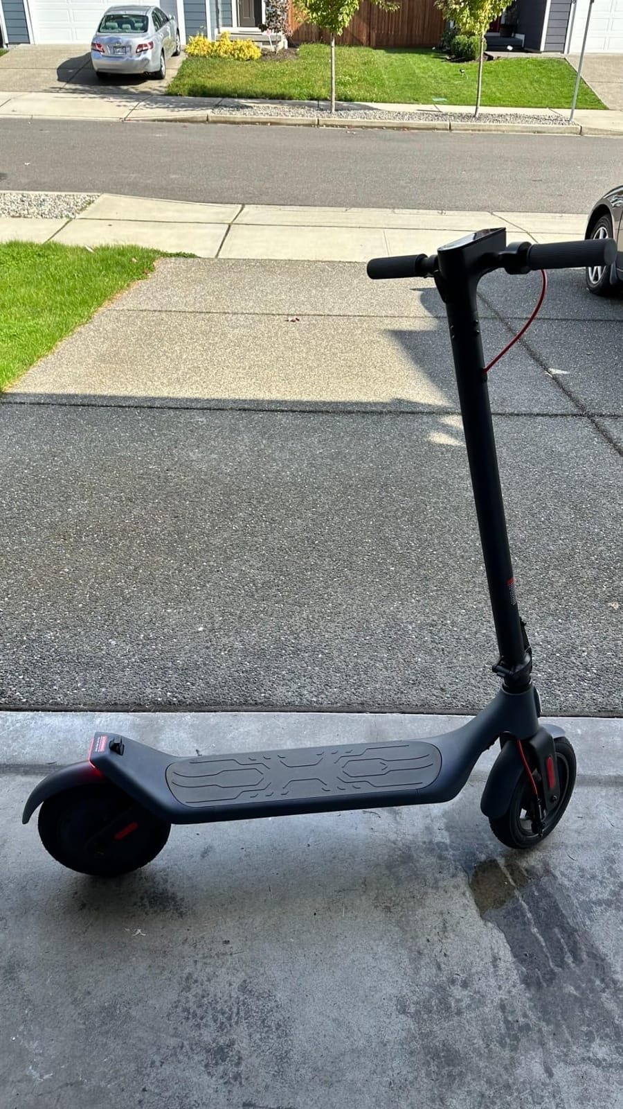 MEGAWHEELS Electric Scooter, Electric Scooter Adults Teens, 10in Pneumatic Tires, 350/500/600W Motor, 19/31 Miles Range, 15.5mph E Scooter with Smart APP Control for Commuting, Outdoor, Short Travel Gift customer photo 2