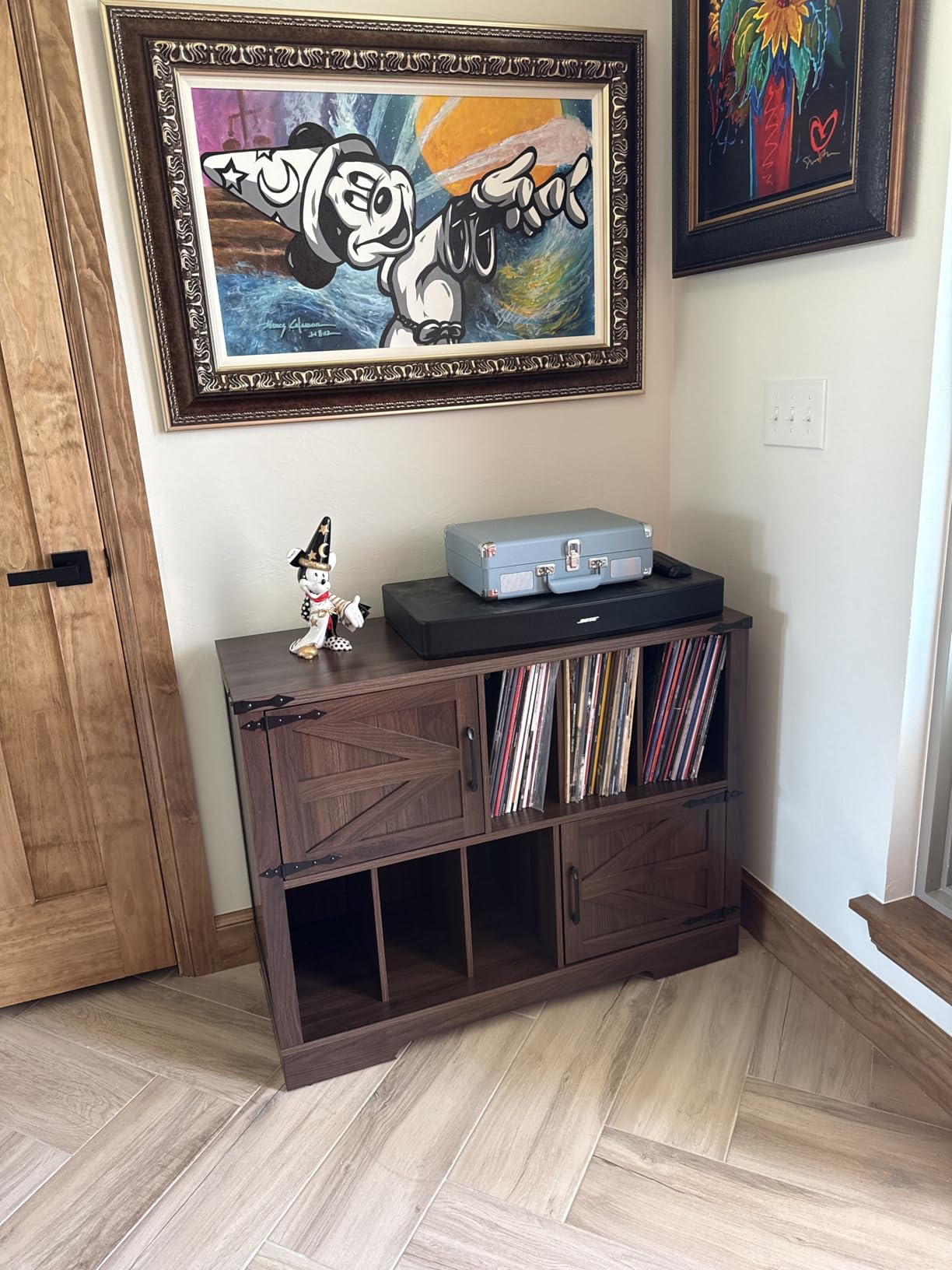 Joaxswe Large Record Player Stand with Vinyl Storage Up to 450 Albums, 39 Inch Farmhouse Wood Green Vinyl Records Storage Cabinet with Barn Doors, Mid-Century Accent Turntable Stand for Living Room customer photo 1