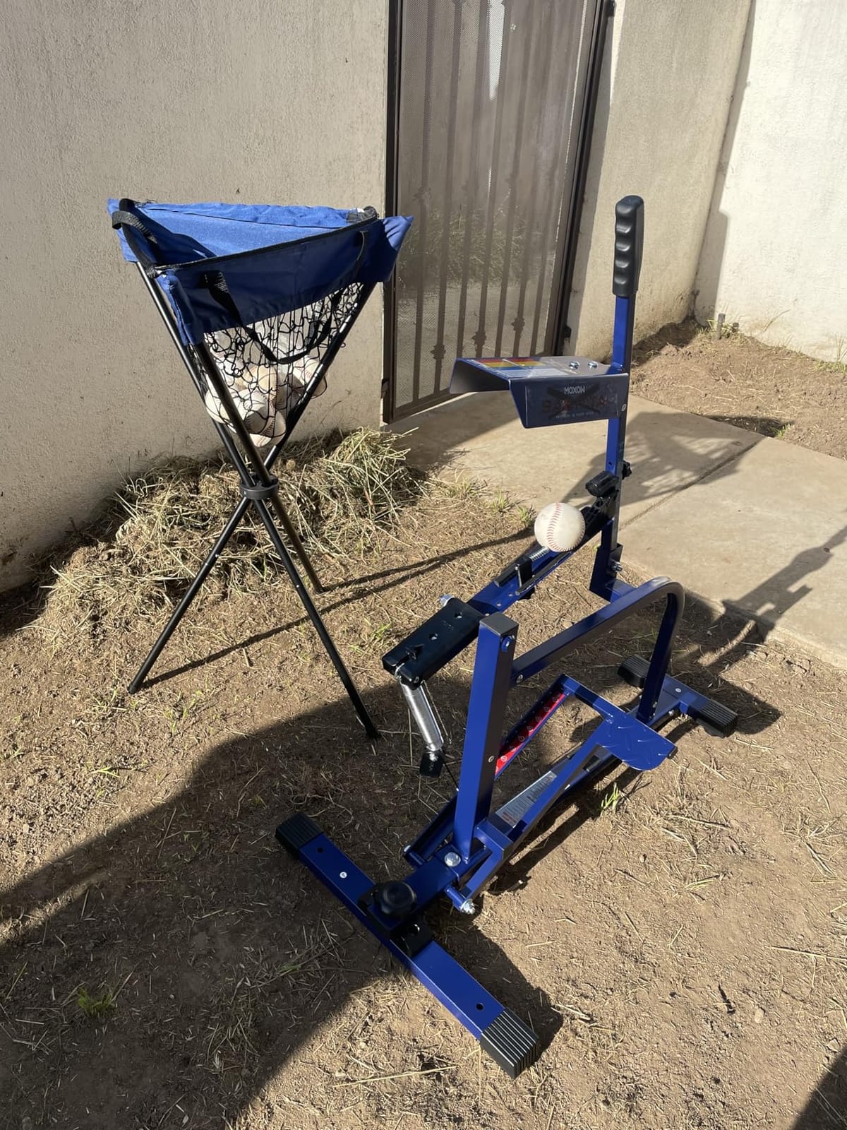 MOXOW Sagitta Manual Baseball & Softball Pitching Machine with Ball Caddy customer photo 1