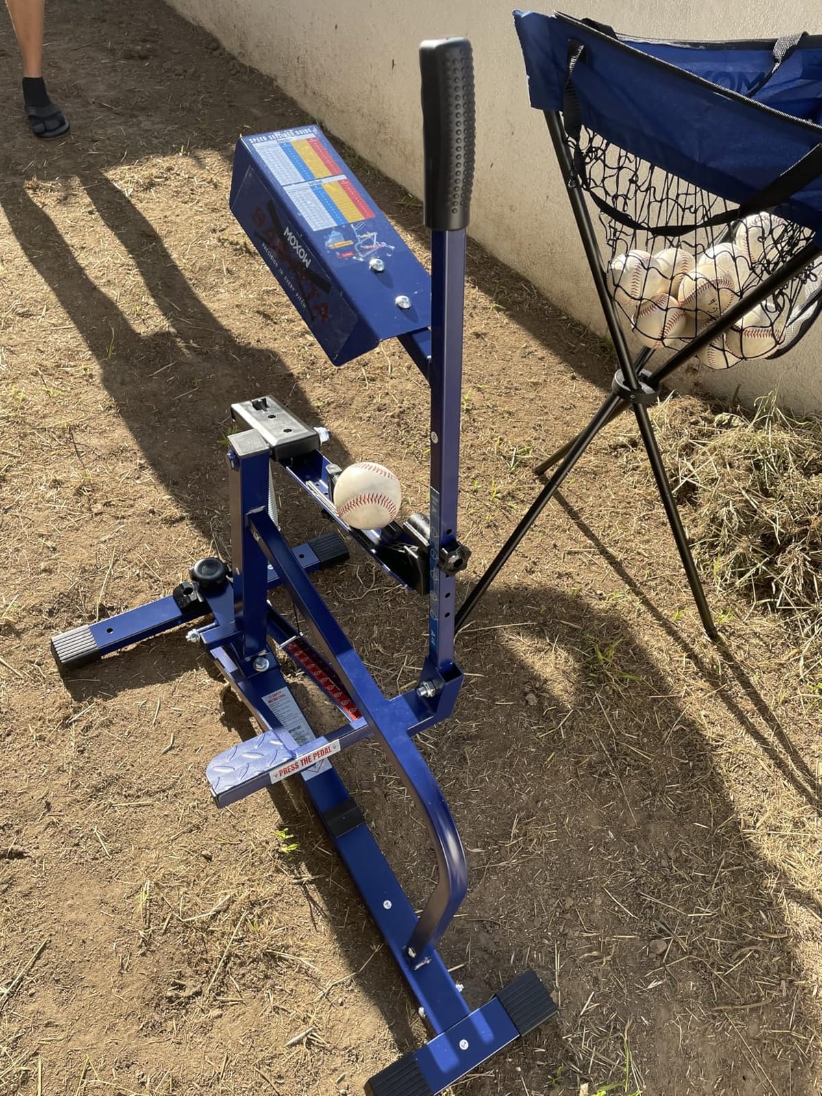 MOXOW Sagitta Manual Baseball & Softball Pitching Machine with Ball Caddy customer photo 2