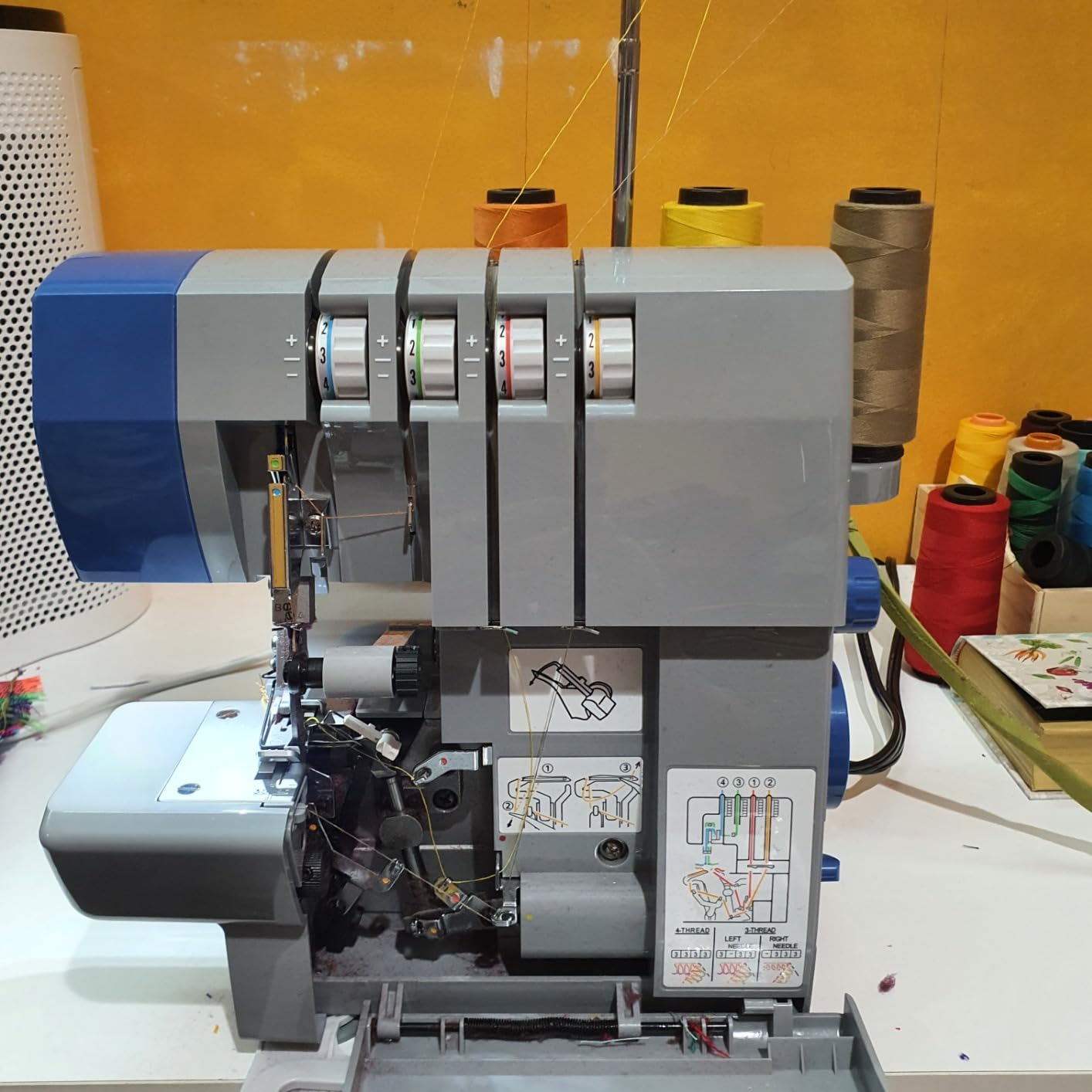 SINGER HD0500S Heavy Duty Serger Overlock Machine, 2-3-4 Thread, 6 stitches, 1300 stitches/min, LED light, free arm, metal frame customer photo 1