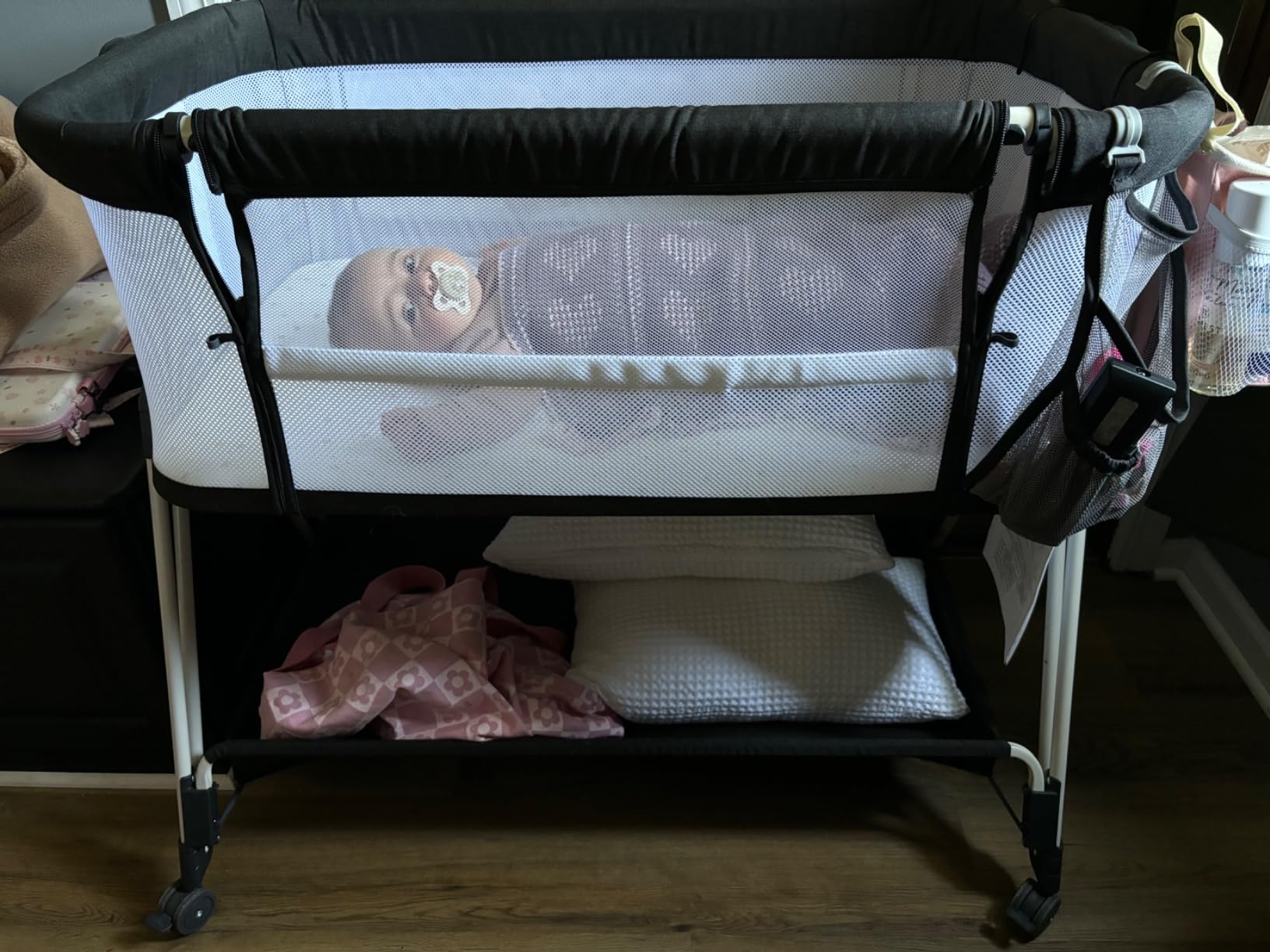 Fodoss Baby Bassinets Bedside Sleeper - 3-in-1 Baby Bassinet with Wheels, Soft Mattress, Storage Tray, Full-Mesh Sides, 7-Height Adjustable Crib for Newborns customer photo 1