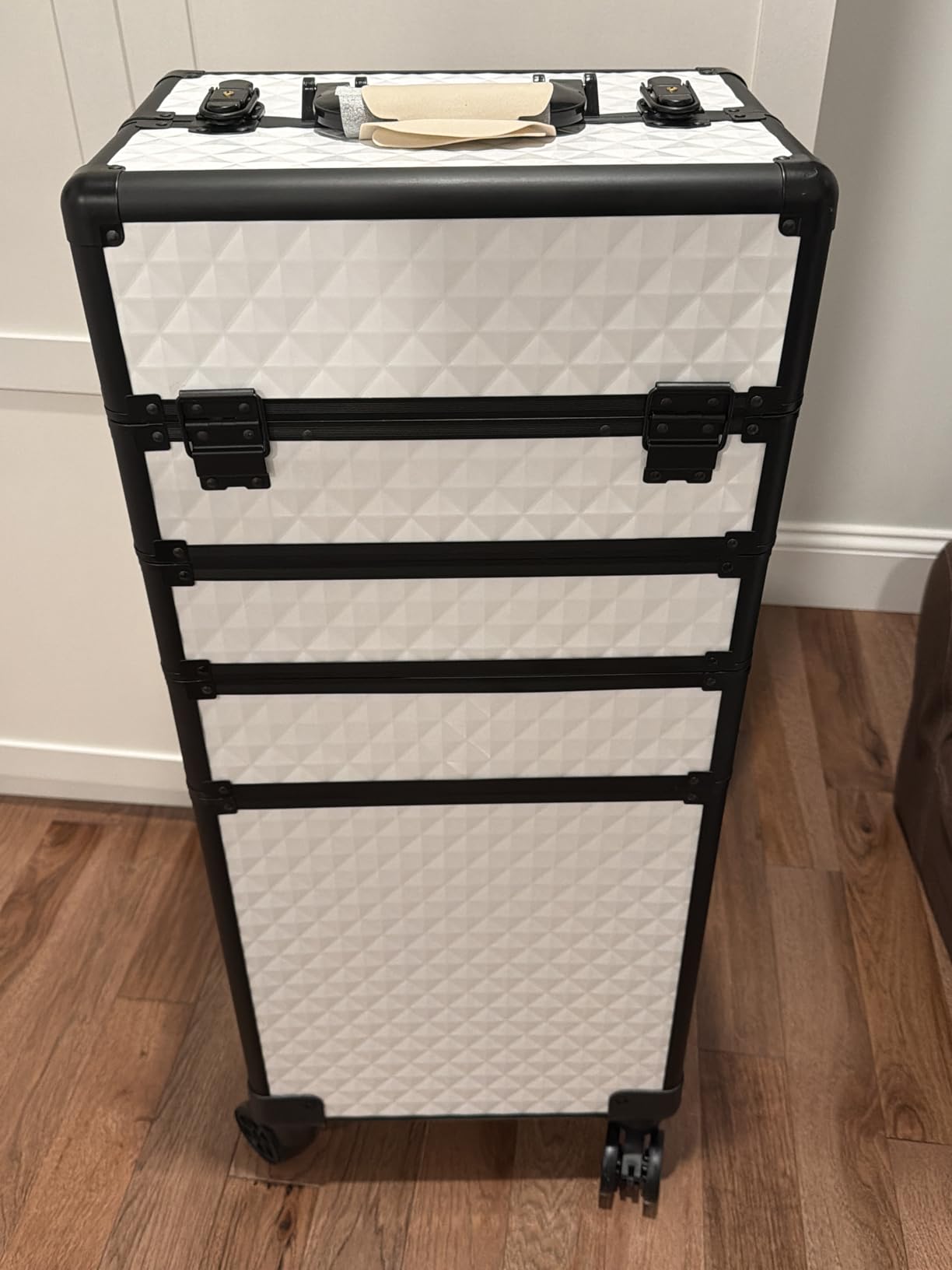 5 in 1 Rolling Makeup Train Case Professional Cosmetic Trolley Large Storage Organizer on Wheels for Hairstylist Artist Nail Beauty Salon Barber Black customer photo 1