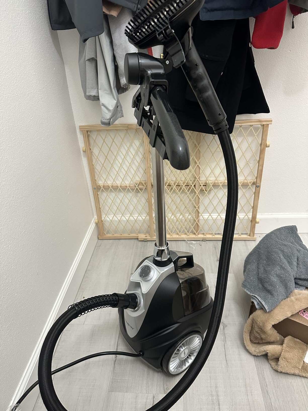 True & Tidy Luxury Standing Garment Steamer with 10 Steam Settings, Smart Auto Shut-Off 1800 Watt Powerful Clothes Steamer, Fast Heat Up, Wrinkle Removal for Home and Business Use customer photo 2