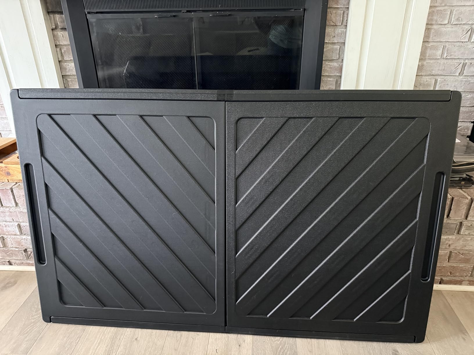 Outdoor TV Cover 55 inch Weatherproof, Hard Outdoor TV Enclosure with Frosted Plastic, Adjustable TV Wall Mount Bracket Included (36-55 inch) customer photo 1