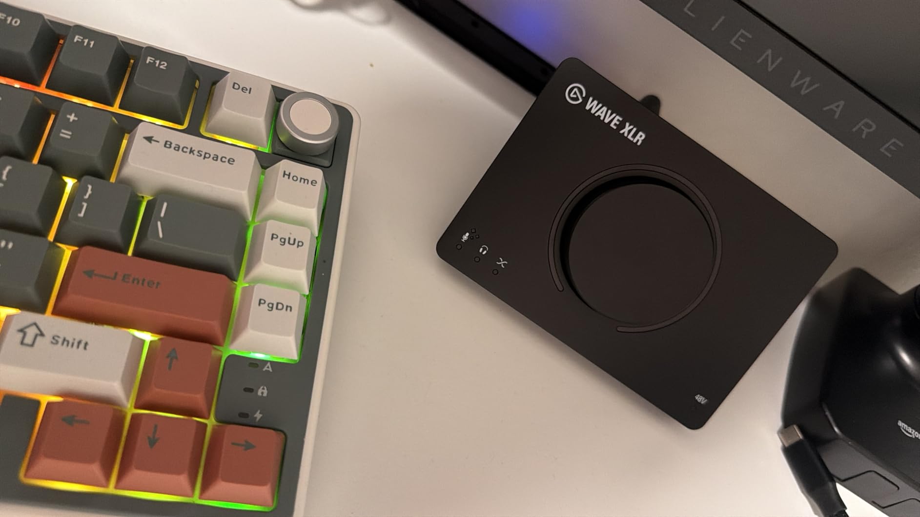 Elgato Wave XLR MK.2 USB Audio Interface and DSP Mixer | 80dB gain, Onboard voice effects, Compressor, EQ, LED level feedback, Touch mute, Ultra-low-latency monitoring, Works with Stream Deck customer photo 2