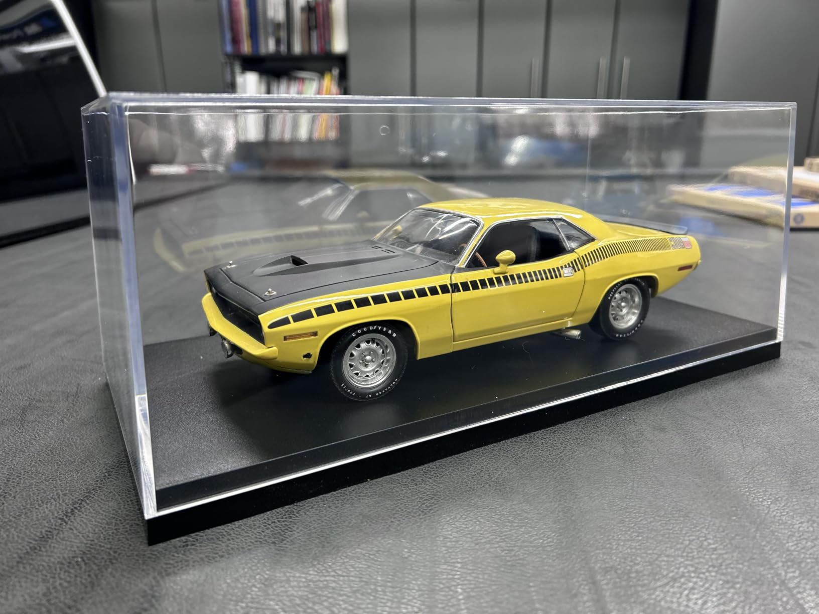 Model Car Display Case, 1:18 Scale Acrylic Display Box for Cars, Stackable Dustproof Storage Boxes for Collectibles, Figures and Memorabilia, 13.4 x 6.4 x 5.5 inch customer photo 2