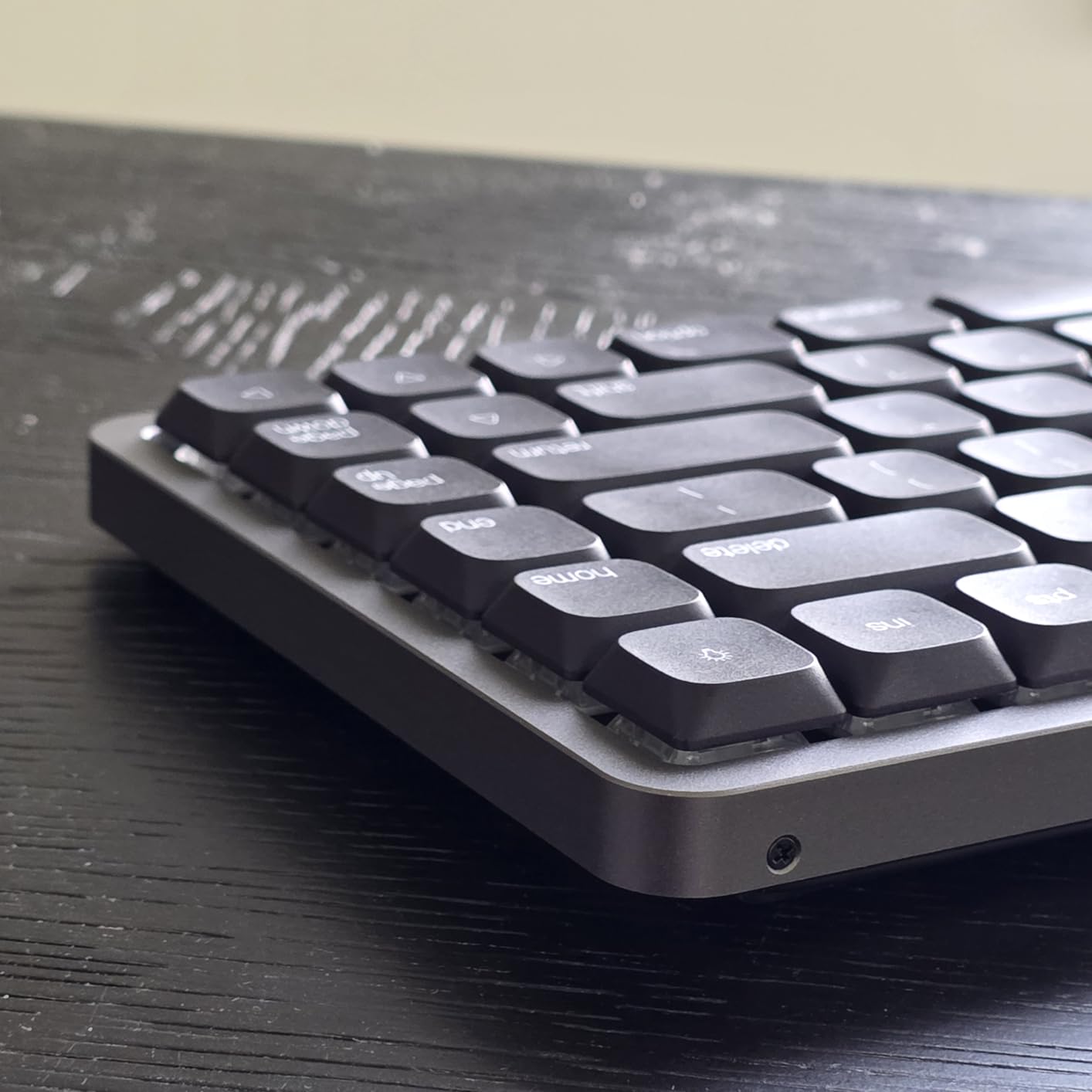 Akko Air 01 Low Profile Wireless Mechanical Keyboard RGB Backlit, Hot Swappable Native Mac Layout 2.4GHz/Wired/BT Aluminum Gaming Keyboard, Cloudy White, Kailh Cloud Switch customer photo 2