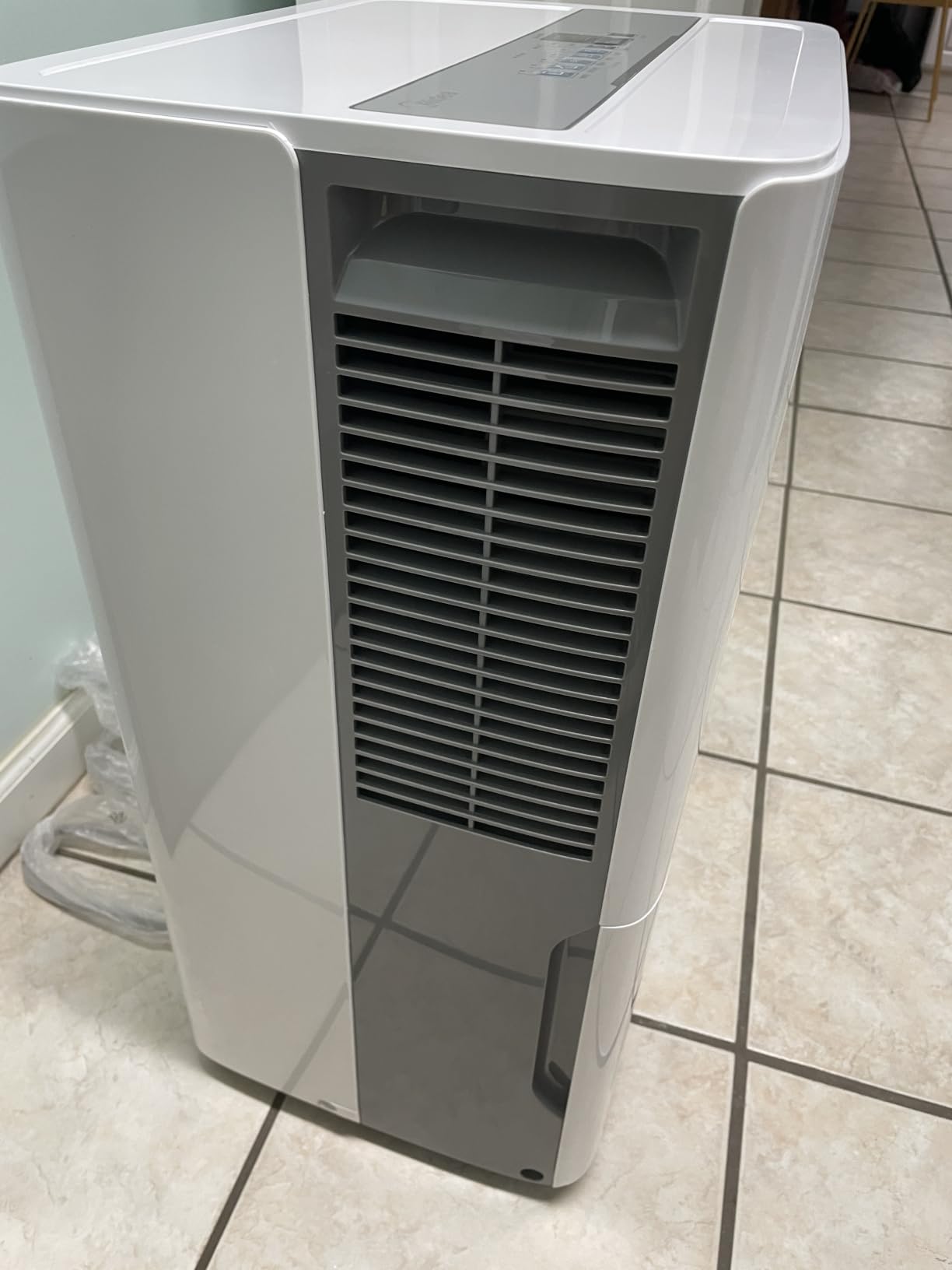Midea 4,500 Sq. Ft. Dehumidifier With Pump Included, 50 Pint - Ideal For Basements, Large & Medium Sized Rooms, And Bathrooms (White) customer photo 2