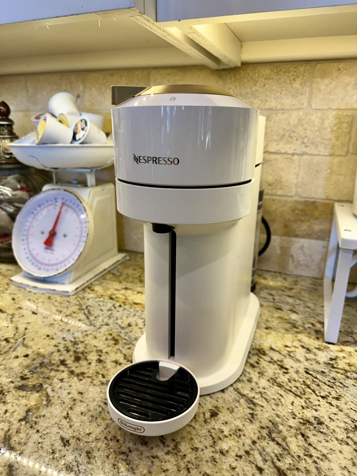 Vertuo Next Coffee and Espresso Maker by De'Longhi, Creamy White and Gold customer photo 1