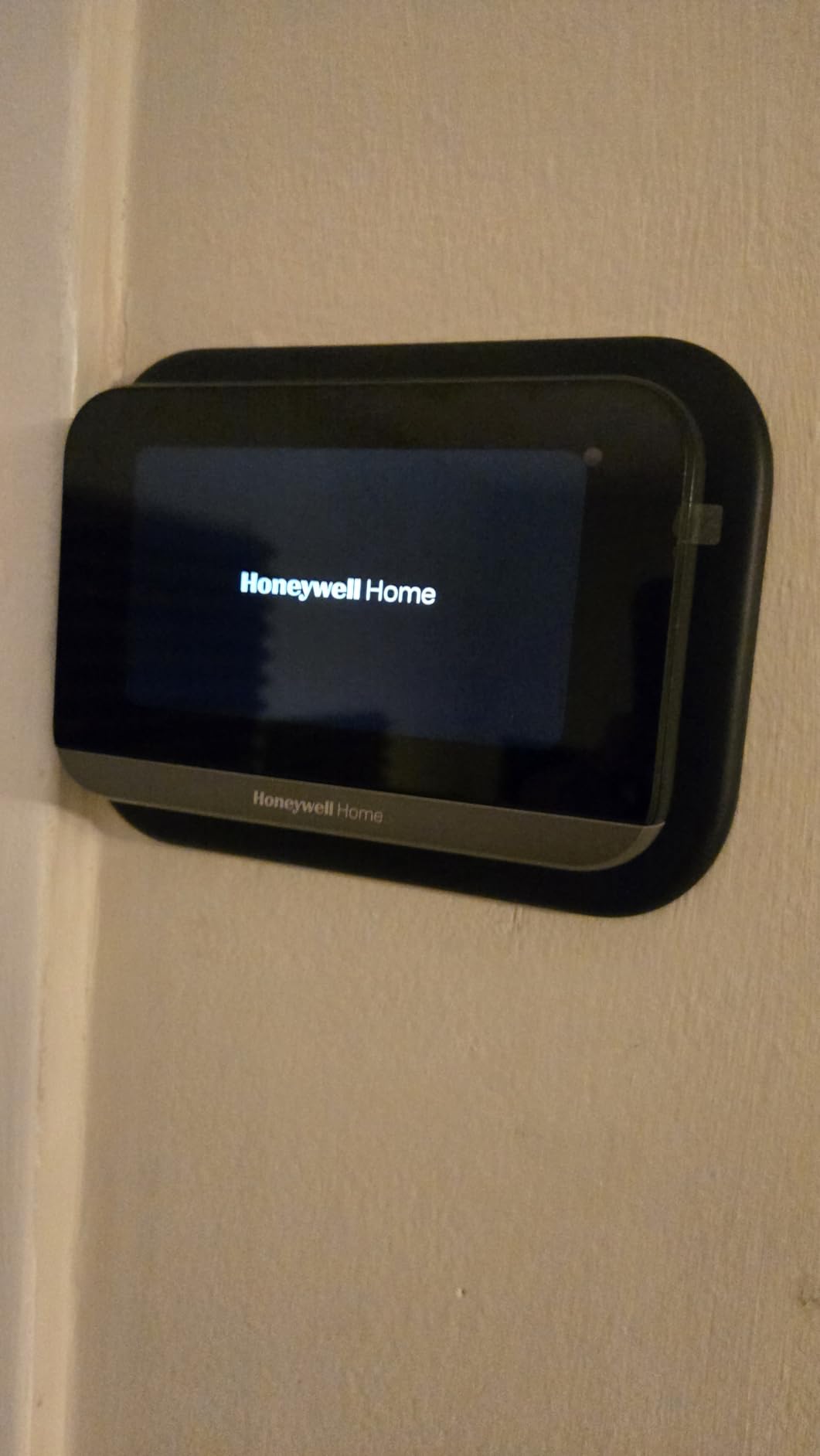 Honeywell Home X7S Smart Programmable Wi-Fi Thermostat with Humidity Monitoring, 4.3