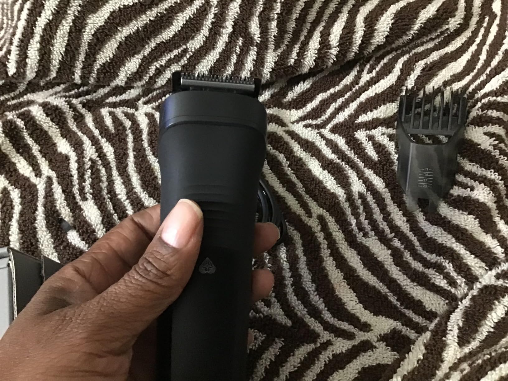 MANSCAPED The Beard Hedger PLUS, Men's Adjustable Beard & Mustache Trimmer, 14 Length Settings, Waterproof Cordless, Travel Lock, USB-C Rechargeable customer photo 2