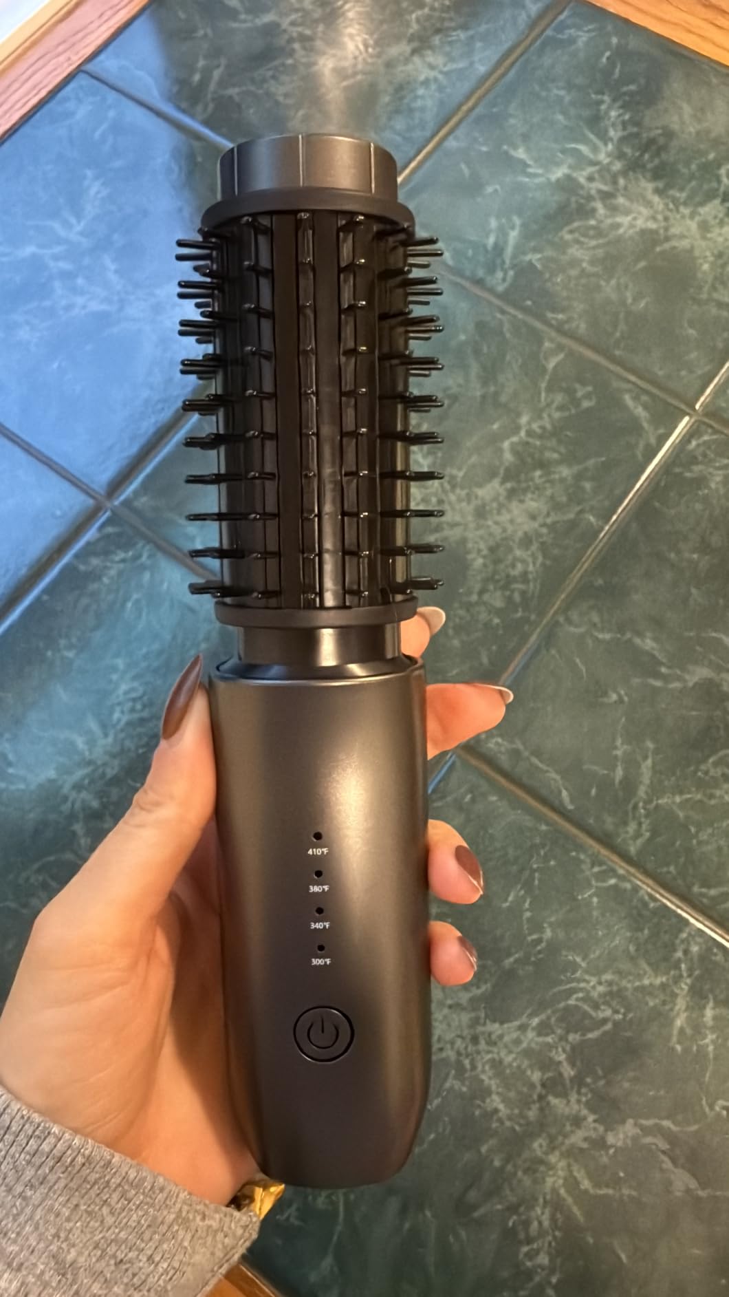 CARESKY Cordless Curling Iron Brush, Rechargeable Battery Curling Iron with 200 Million Negative Ions, Portable Travel Curling Iron Brush, Cordless Heated Round Hair Curler Brush for Styles, Touch-Up customer photo 1