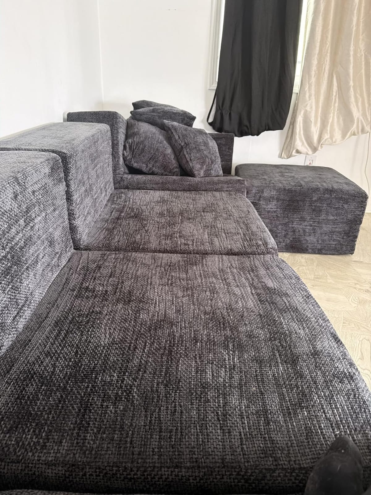 MONVANE U Shaped Boneless Sectional Couch Oversized, Chenille, Black | 6-Seat Sectional Couch for Living Room, Modular Cloud Sofa with Ottoman & 6 Throw Pillows, No Assembly Required customer photo 2