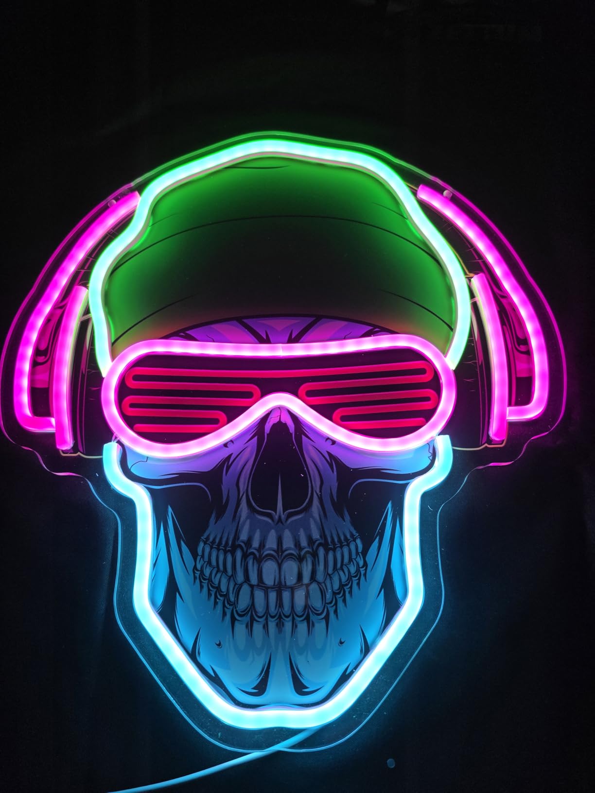 Skull Neon Sign with Headphones,LED Gaming Neon Light,Dimmable USB Powered Neon Wall Sign for Gamer Room, Bedroom, Man Cave, Cool Aesthetic Neon Sign customer photo 2