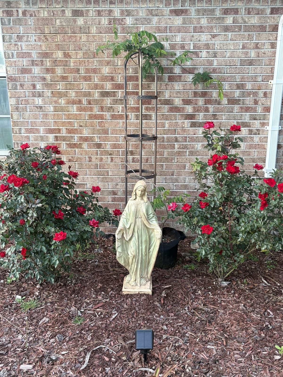 EROMMY Outdoor Garden Statue, 31.5-Inch Greek Nymph Sculpture in Roman Style, Elegant Goddess Figurine for Patio, Yard, Lawn & Porch Decor, Resin, Ivory customer photo 1
