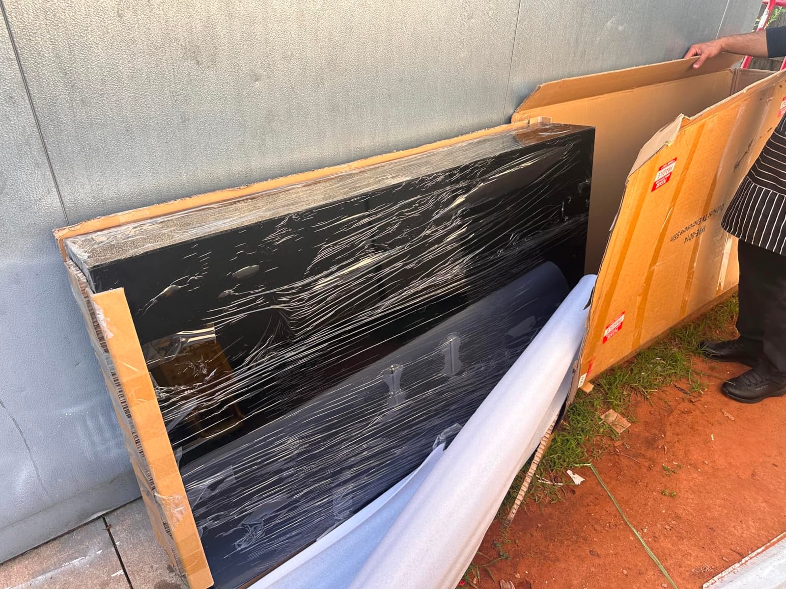 40-43 inch Weatherproof Outdoor TV Cover with lock, Hard and Durable, Clear Television Enclosure for Outside Watching, Full Motion TV Mount and 2 Cooling Fans Included customer photo 1
