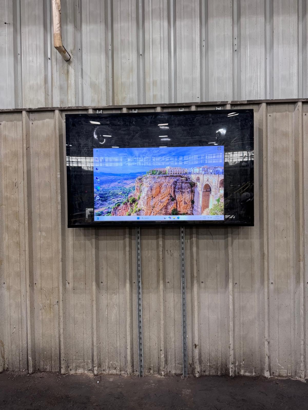 40-43 inch Weatherproof Outdoor TV Cover with lock, Hard and Durable, Clear Television Enclosure for Outside Watching, Full Motion TV Mount and 2 Cooling Fans Included customer photo 2