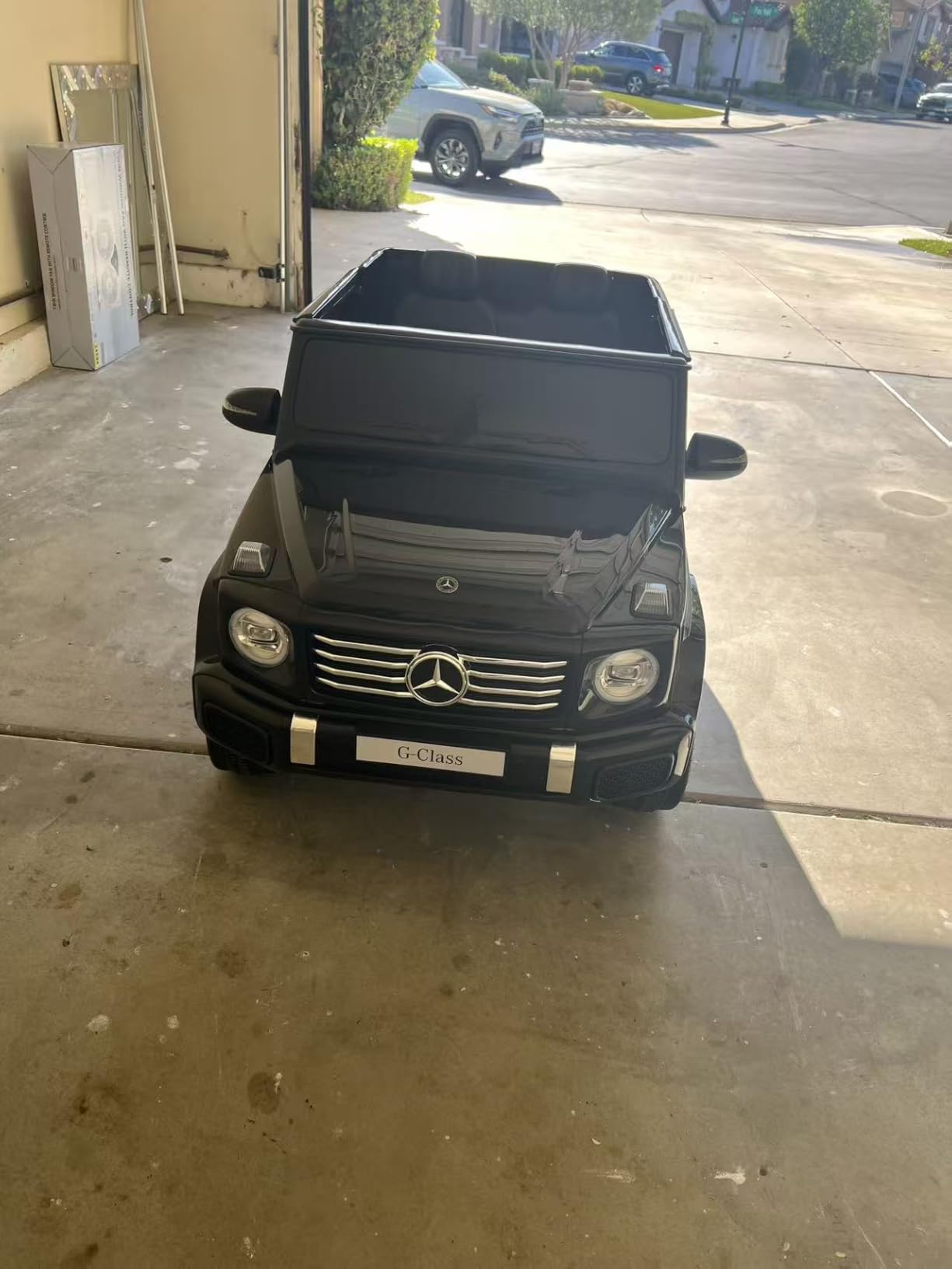 ELEMARA 2 Seater 24v Ride on Toys for Big Kids, Mercedes Benz G-Class G500 SUV Ride on Toys for Kids 4-8, 4x4 Side by Side Ride on Truck, Rechargeable Battery, Bluetooth, Music & Horn, Soft Start, Red customer photo 2