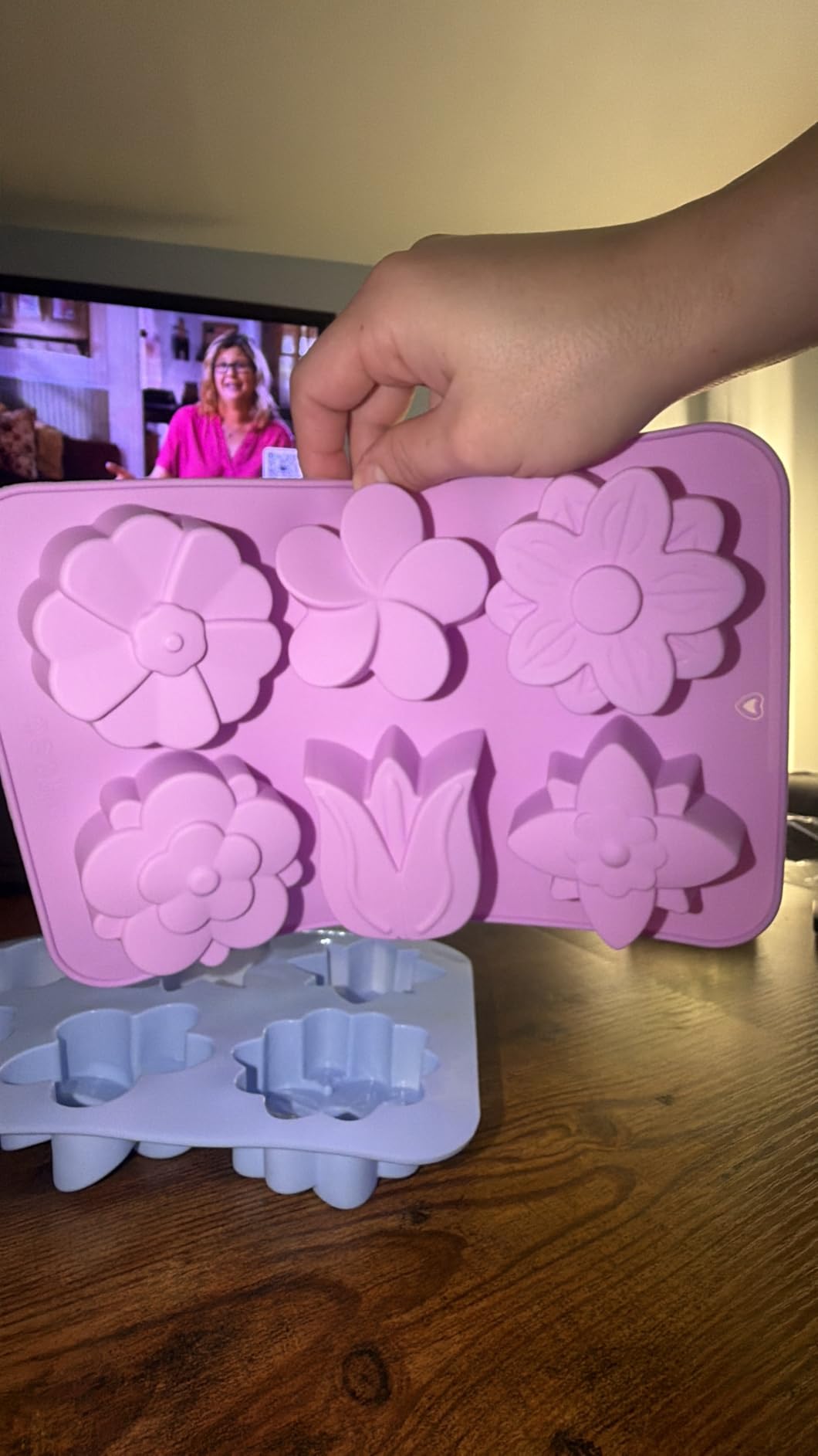 SJ 42 oz Soap Making Kit with Pink Silicone Loaf Mold, Wooden Box & Cutters | Stainless Steel Straight & Wavy Cutters, Food-Grade Silicone Loaf Mold, Easy Release, Reusable, DIY Soap Making customer photo 2