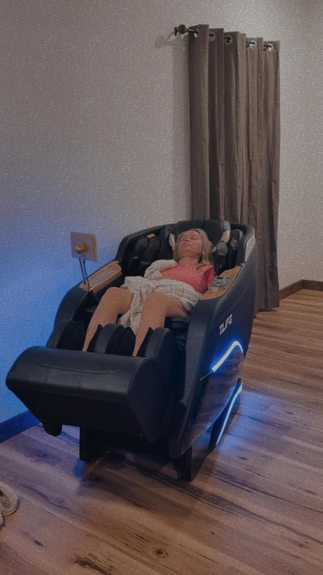 TLIFE Massage Chair Full Body 160° Zero Gravity SL-Track, 12 Modes, Grey | Full-Body Airbags, Body Scan, 6 Massage Techniques, Foot Roller, LCD Touchscreen, No Assembly, Lumbar & Calf Heat for Seniors customer photo 1