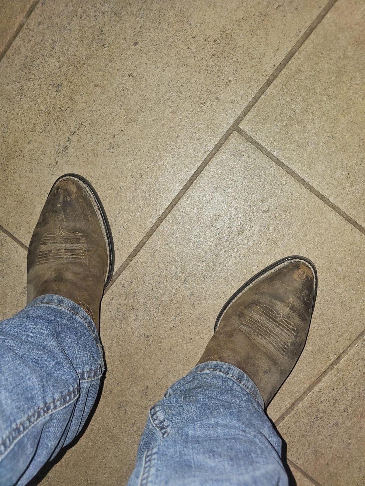 Ariat Men's Heritage R Toe Western Boot customer photo 1