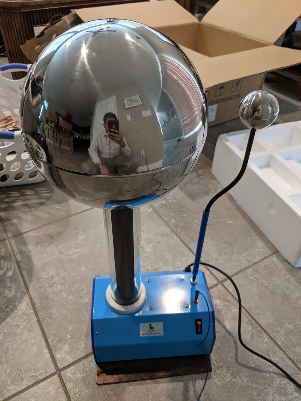 Van De Graaff Generator, 325KV, with Humidity Control customer photo 1