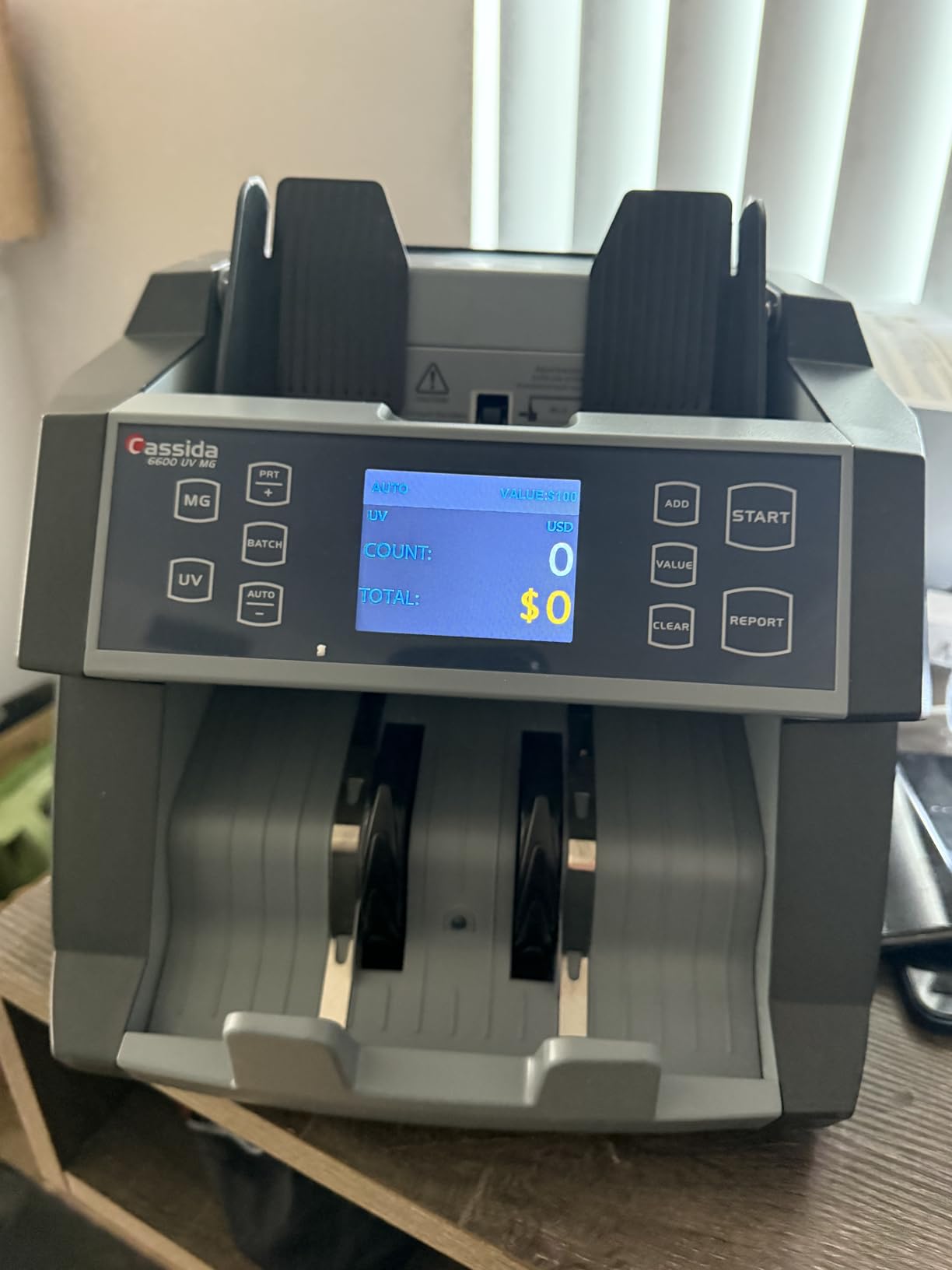 Cassida Money Bill Counter| Business Grade| 1,300 Notes/Min| 5520 UV/MG customer photo 1