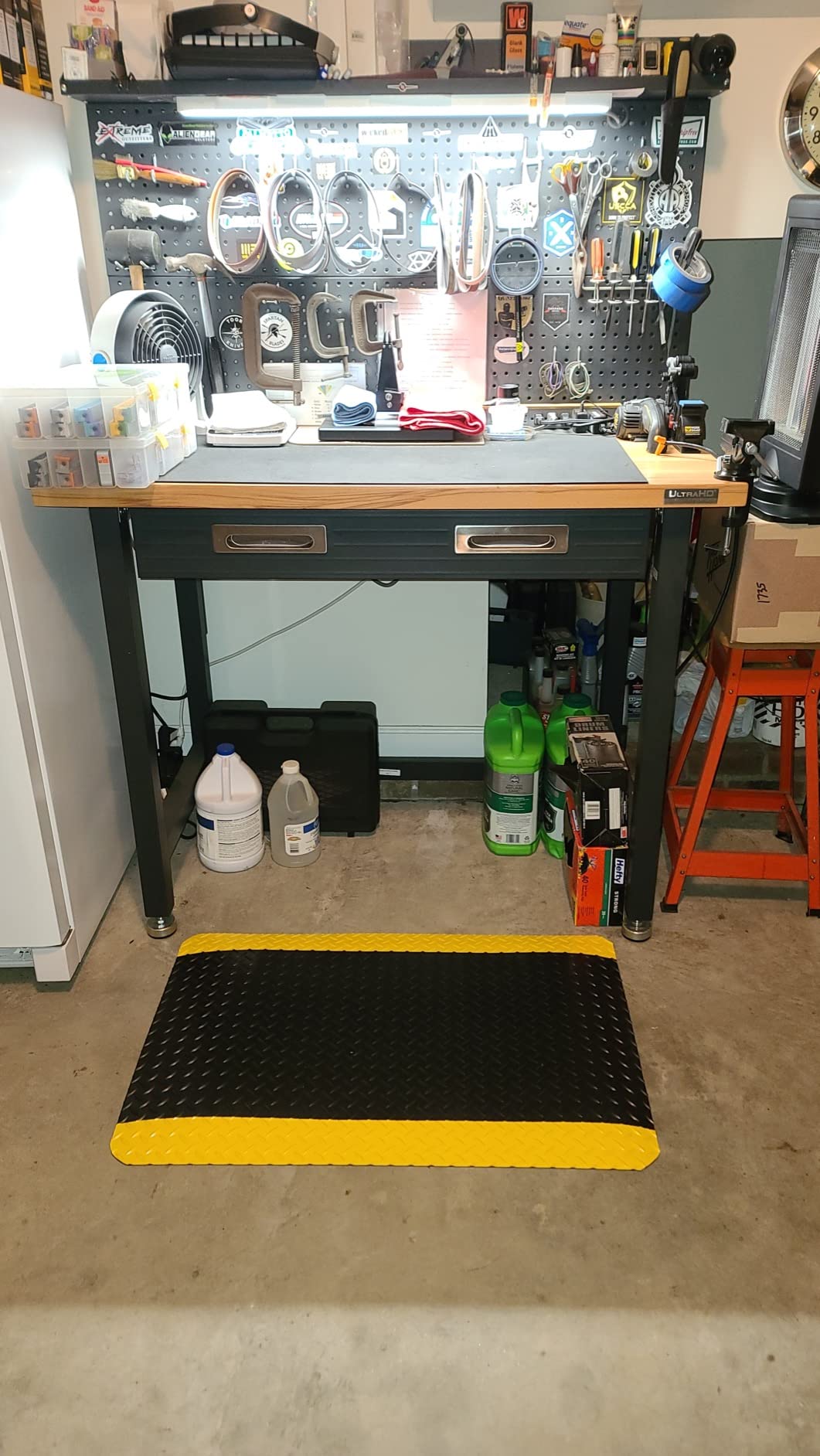 Durable Corporation-442S Vinyl Heavy Duty Diamond-DEK Sponge Industrial Anti-Fatigue Floor Mat, 2' x 3', Black with Yellow Border customer photo 2