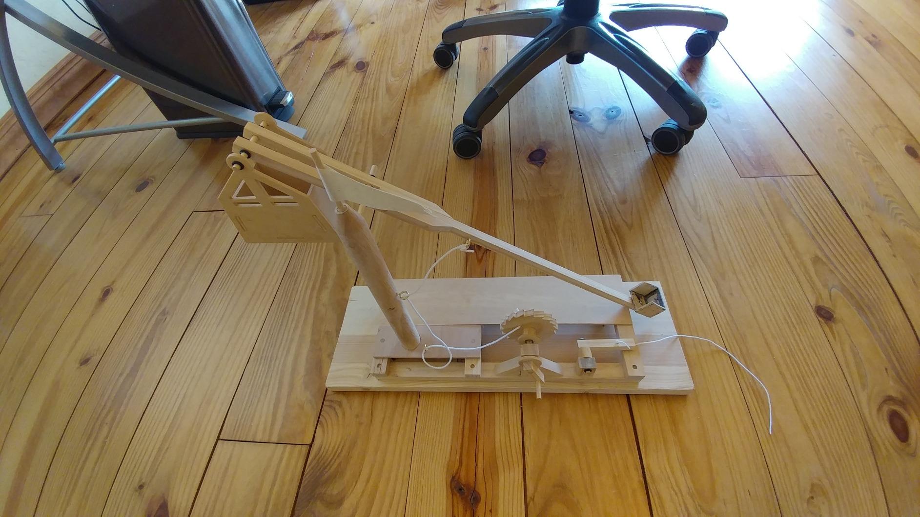 PATHFINDERS Leonardo da Vinci Trebuchet STEM Kit – Build Your Own Medieval Siege Engine – Educational Wooden Model for Teens & Adults, DIY Engineering Project, Science Experiment Gift customer photo 1