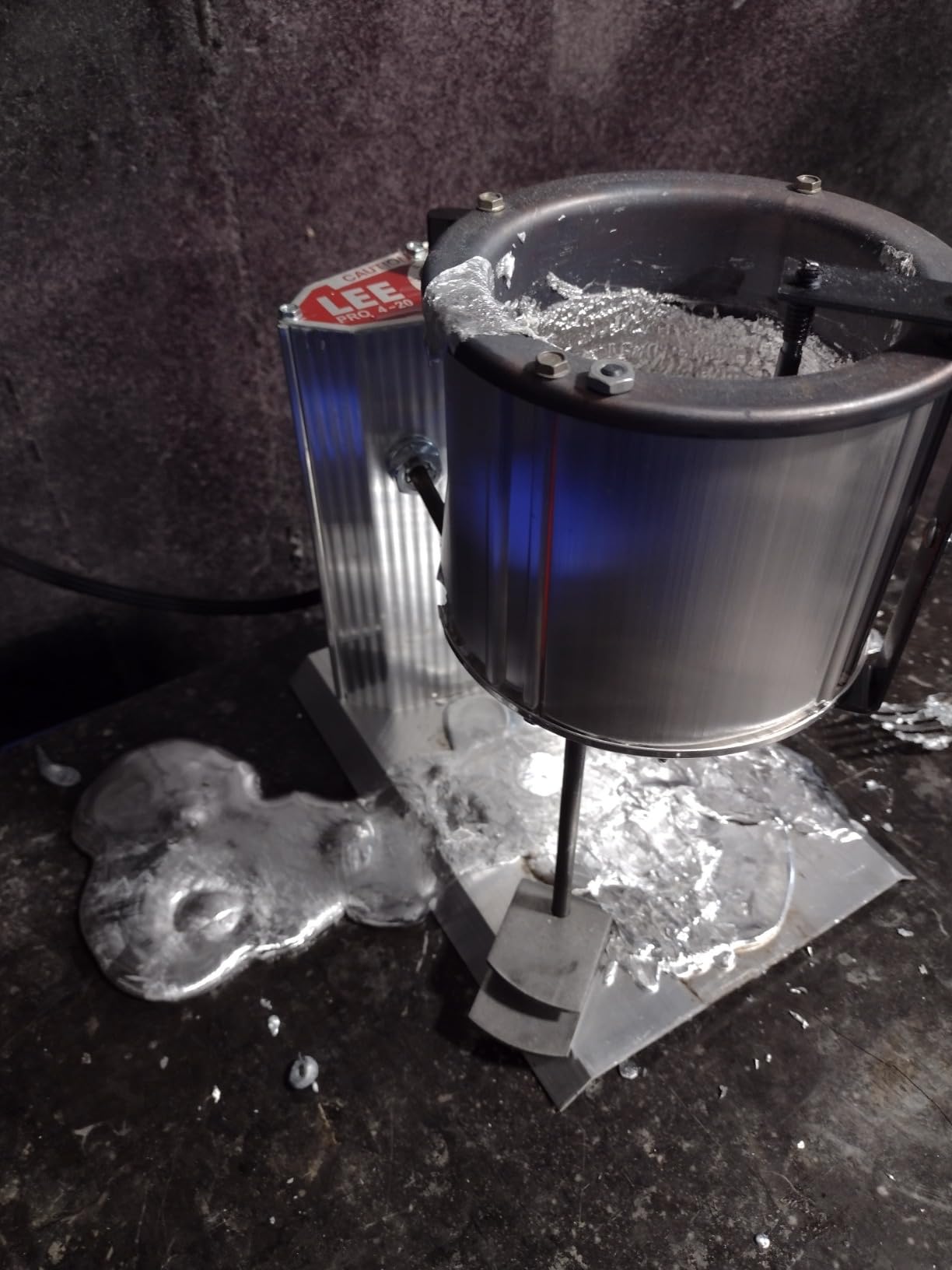 Lee Precision Electric Metal Melter Pro 4 - 20 LB customer photo 2