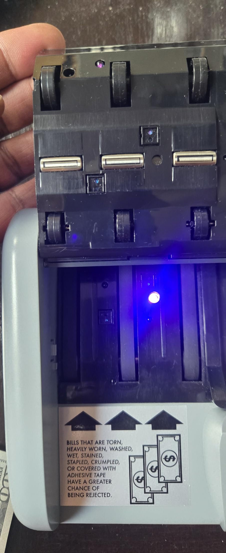 Cassida Quattro Fast Automatic Currency Counterfeit Detector with Advanced Sensors (UV,MG,IR,MT,Thickness,Size) - All-Orientation Feeding - Rechargeable Battery - 3.5