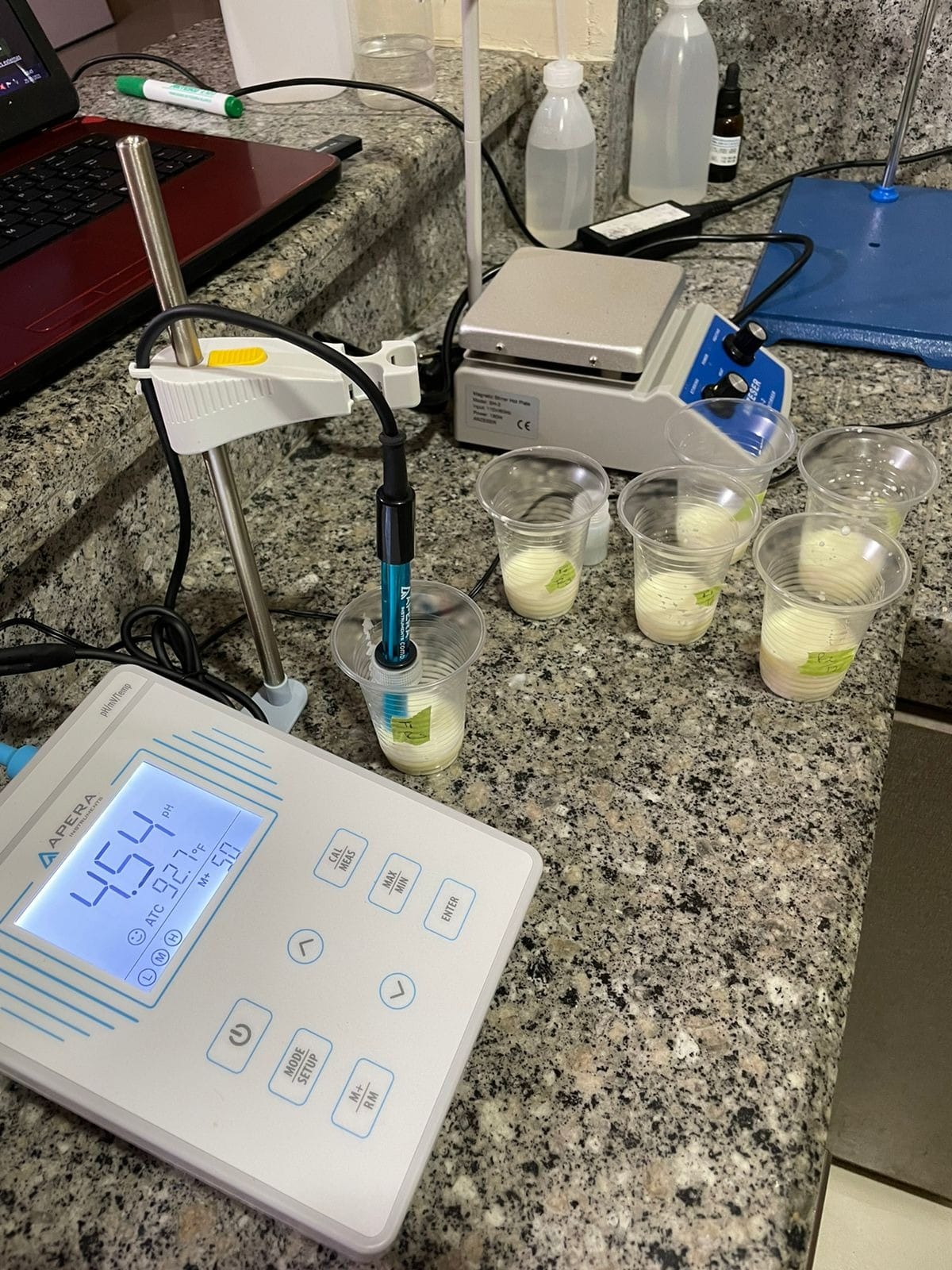 Apera Instruments, LLC-AI501 PH700 Benchtop Lab pH Meter, 0.01 pH Accuracy, 1-3 Points Auto Calibration, 3-in-1 pH/Temp. Electrode customer photo 1