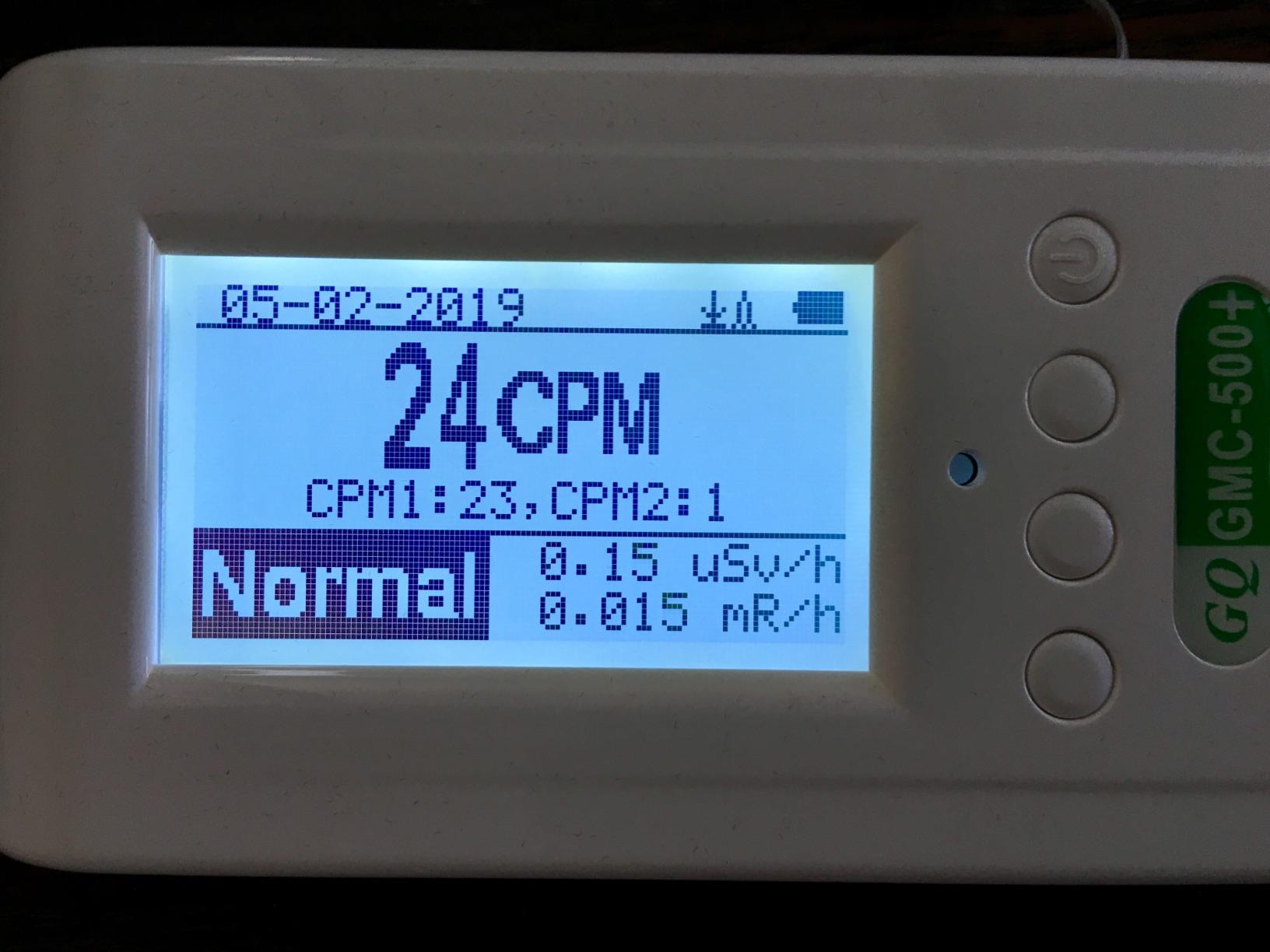 GQ GMC-500Plus Geiger Counter Nuclear Radiation Detector Monitor Dosimeter, White customer photo 1