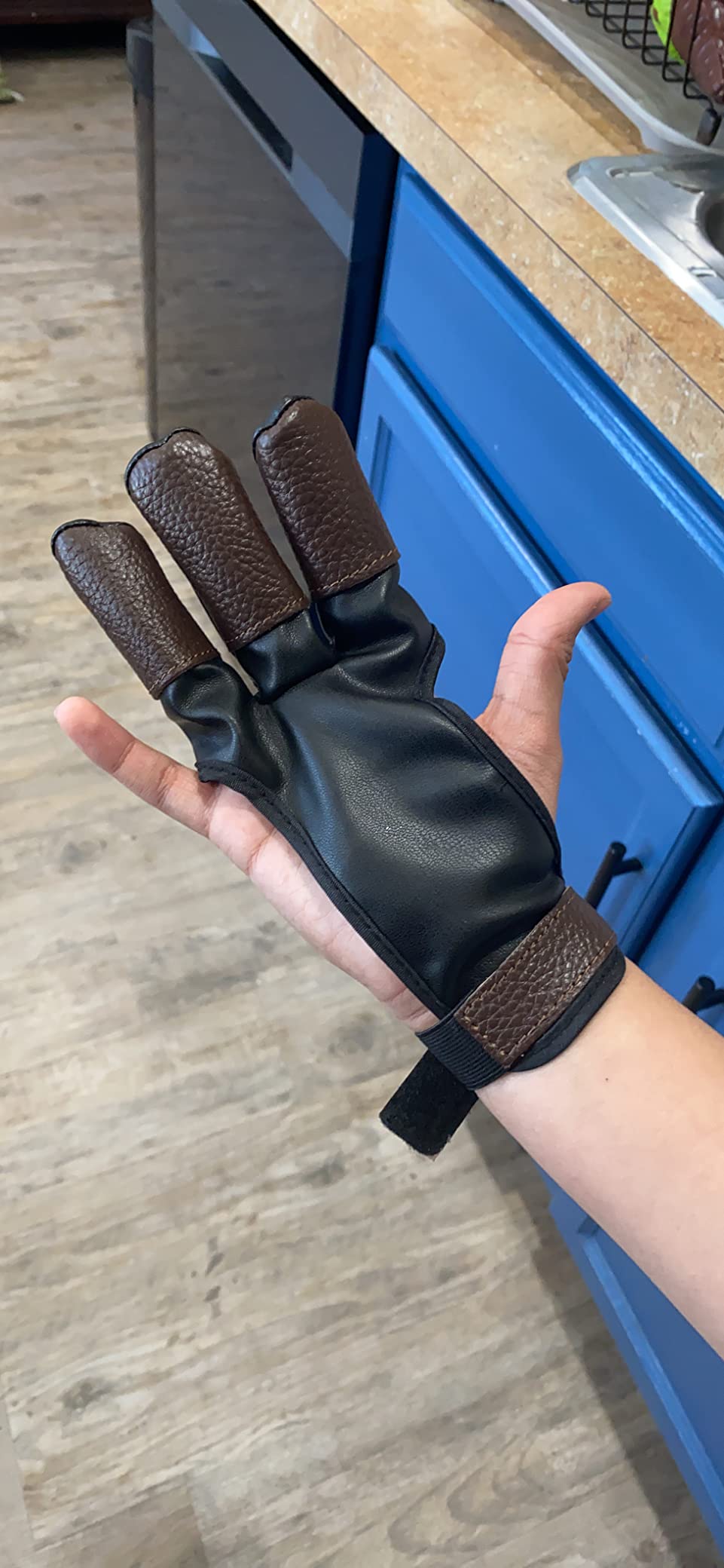 Archery Glove - Three Finger Tab with Durable Leather Finger Protector for Recurve & Longbow Bows - Comfortable Guard for Men, Women, & Youth - Ideal for Archery Hunting & Target Practice customer photo 2