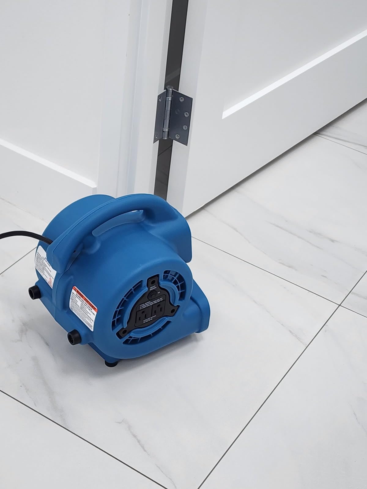 XPOWER P-80A Mini Mighty 138 W 600 CFM Centrifugal Air Mover, Carpet Dryer, Floor Fan, Blower, Stackable, Daisy Chain, for Water Damage Restoration, Janitorial, Plumbing, Home Use, Black customer photo 2