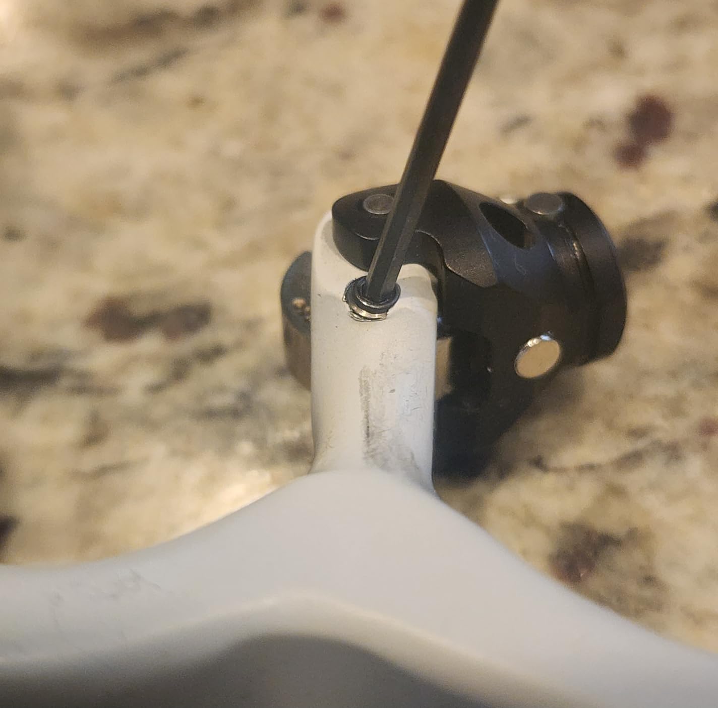 B3 Archery Ghost 3 Finger Handle Back-Tension Release with Textured Coated White Grip & Integrated Thumb Peg for Bowhunting & Competition customer photo 1
