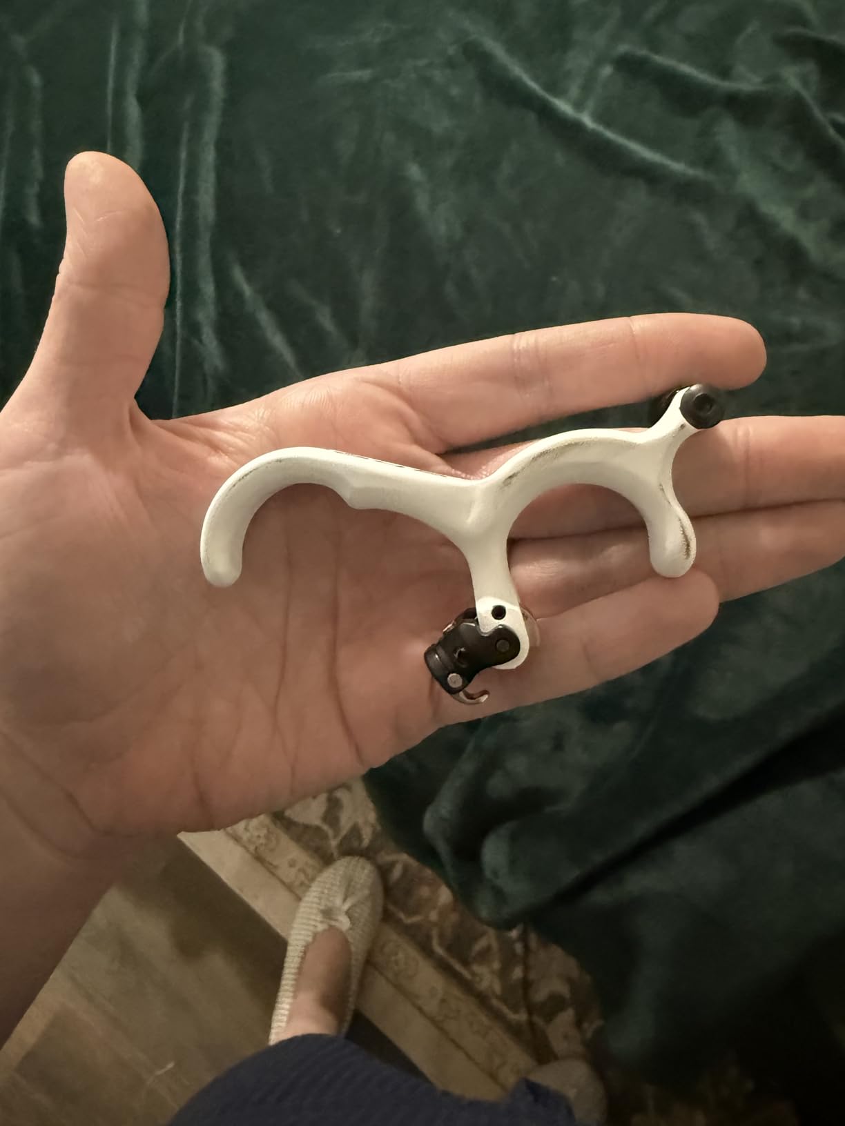B3 Archery Ghost 3 Finger Handle Back-Tension Release with Textured Coated White Grip & Integrated Thumb Peg for Bowhunting & Competition customer photo 2